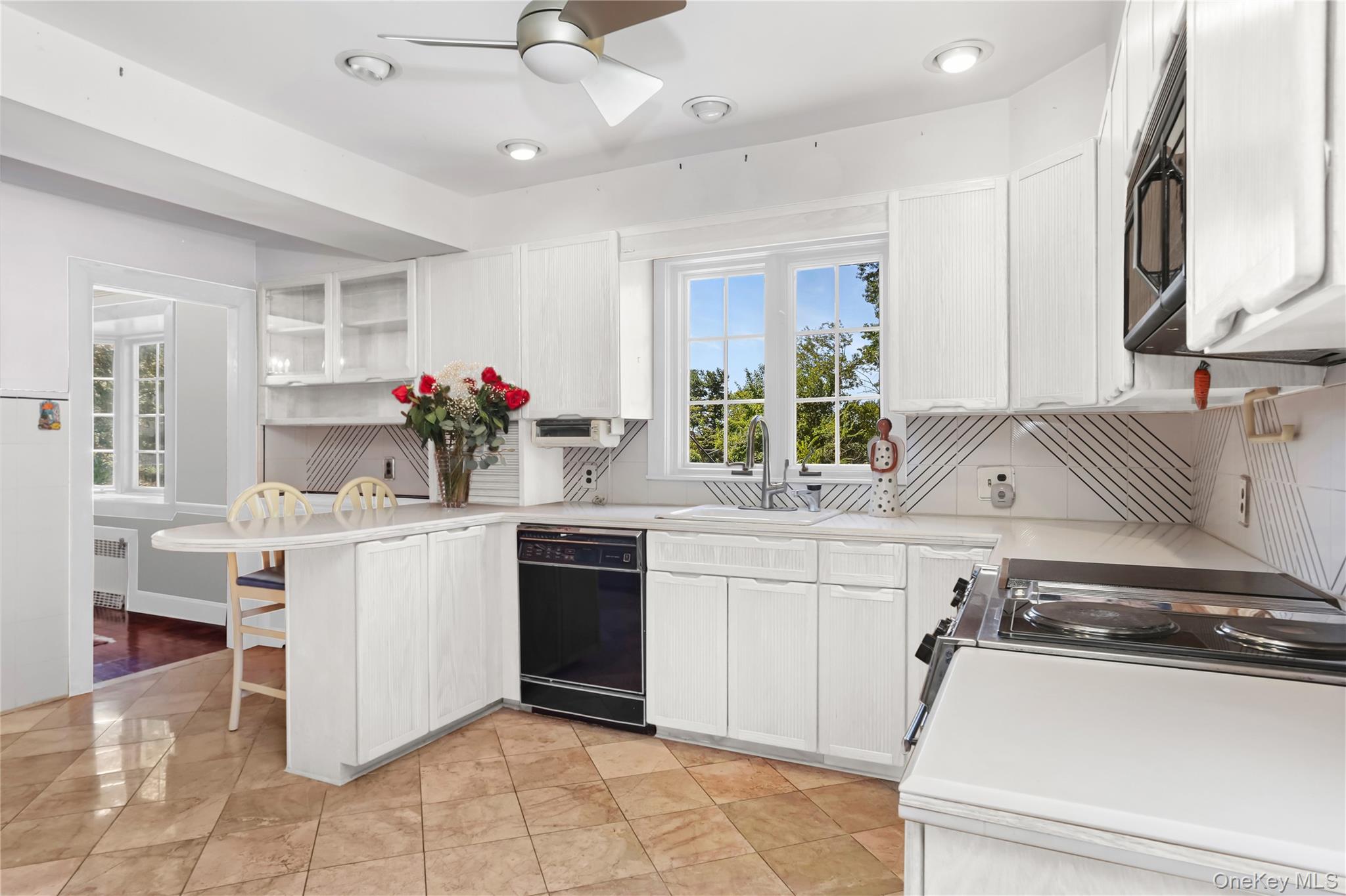 #5 photo, 889 James Street, Pelham , NY 10803