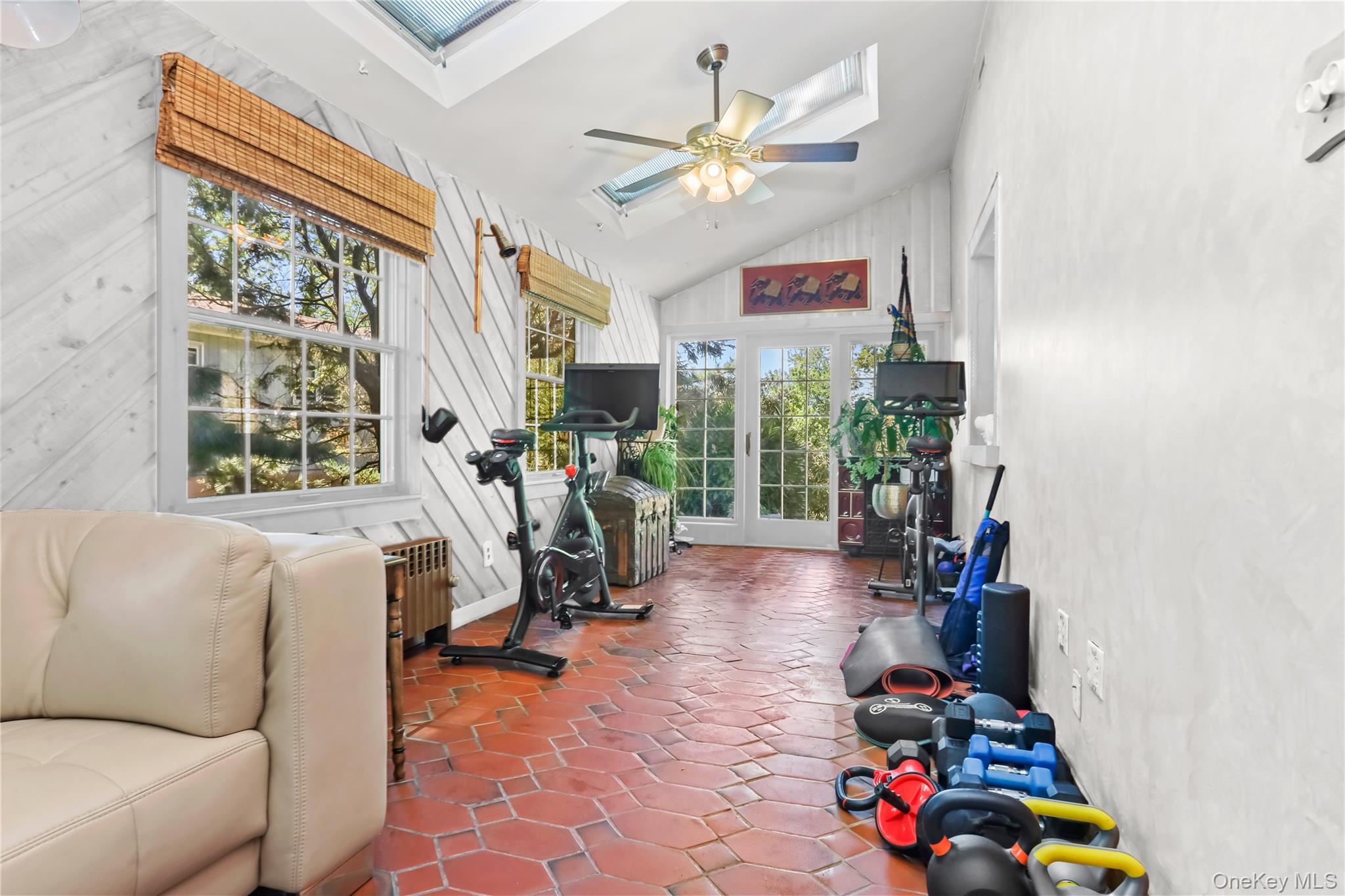 #7 photo, 889 James Street, Pelham , NY 10803