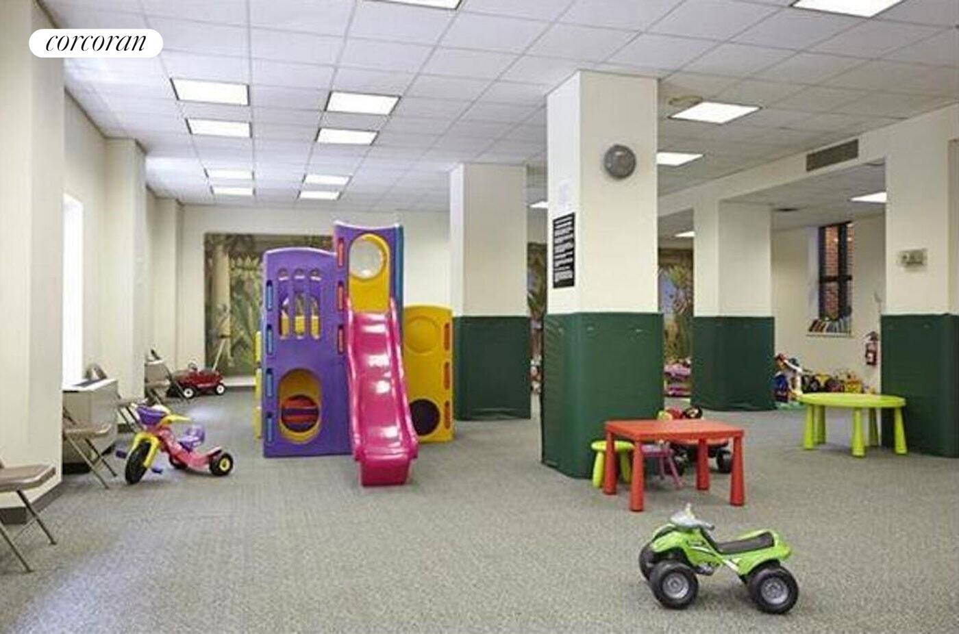 #18 photo, 188 E 70TH Street, マンハッタン Lenox Hill , NY 10021