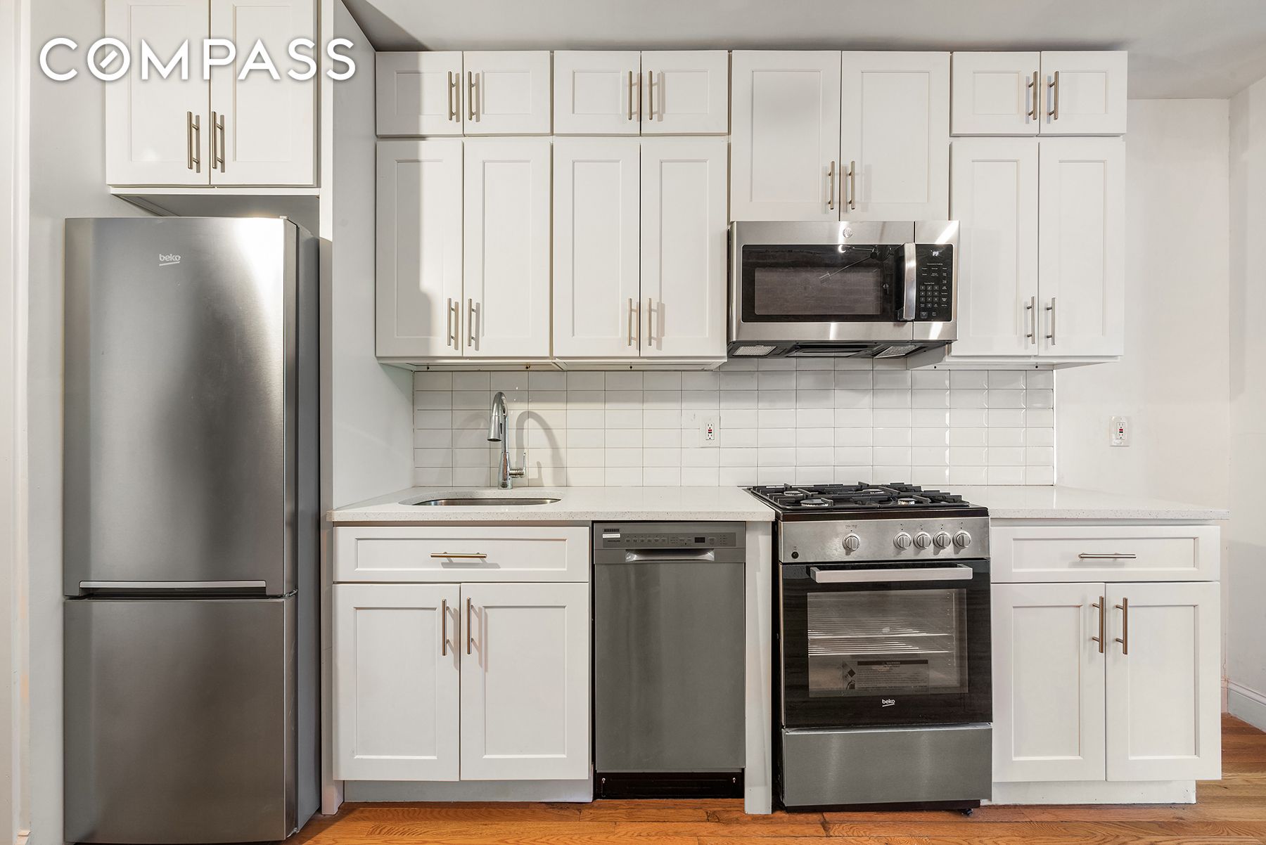 #4 photo, 317 E 73rd Street, マンハッタン Lenox Hill , NY 10021