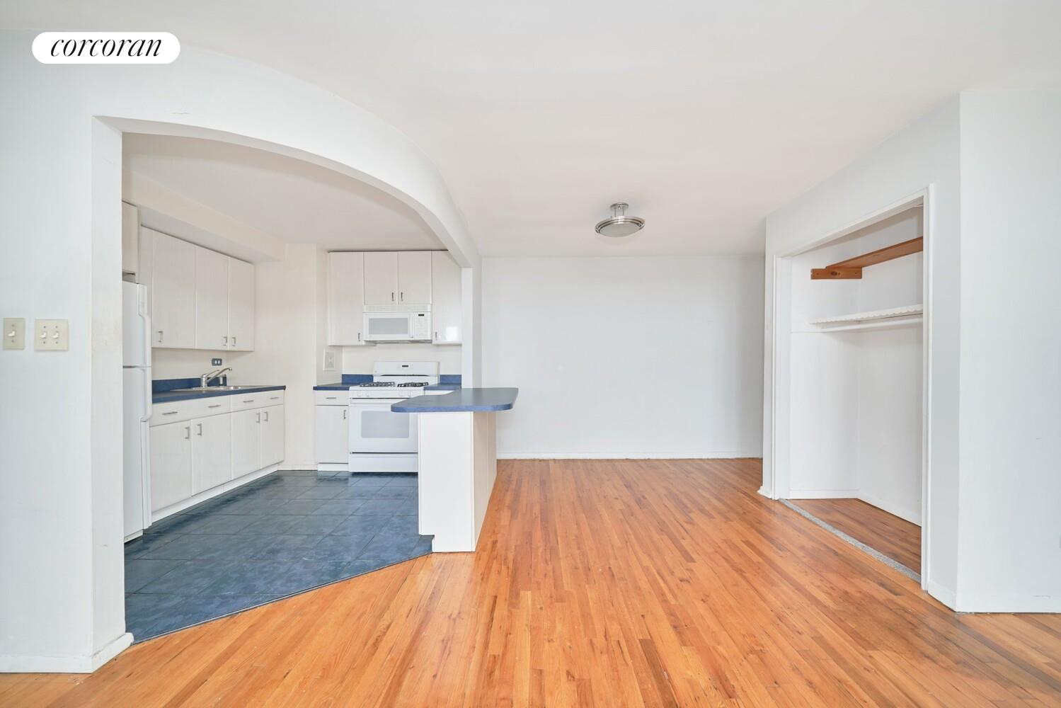 #4 photo, 1530 E 8TH Street, Midwood , NY 11230