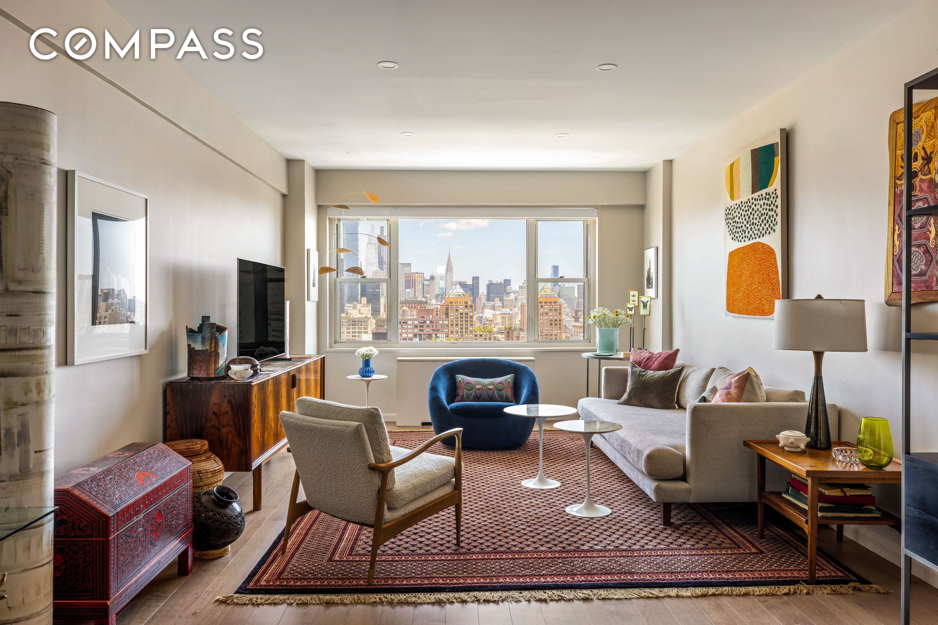 #1 photo, 60 E 8th Street, マンハッタン Greenwich Village , NY 10003