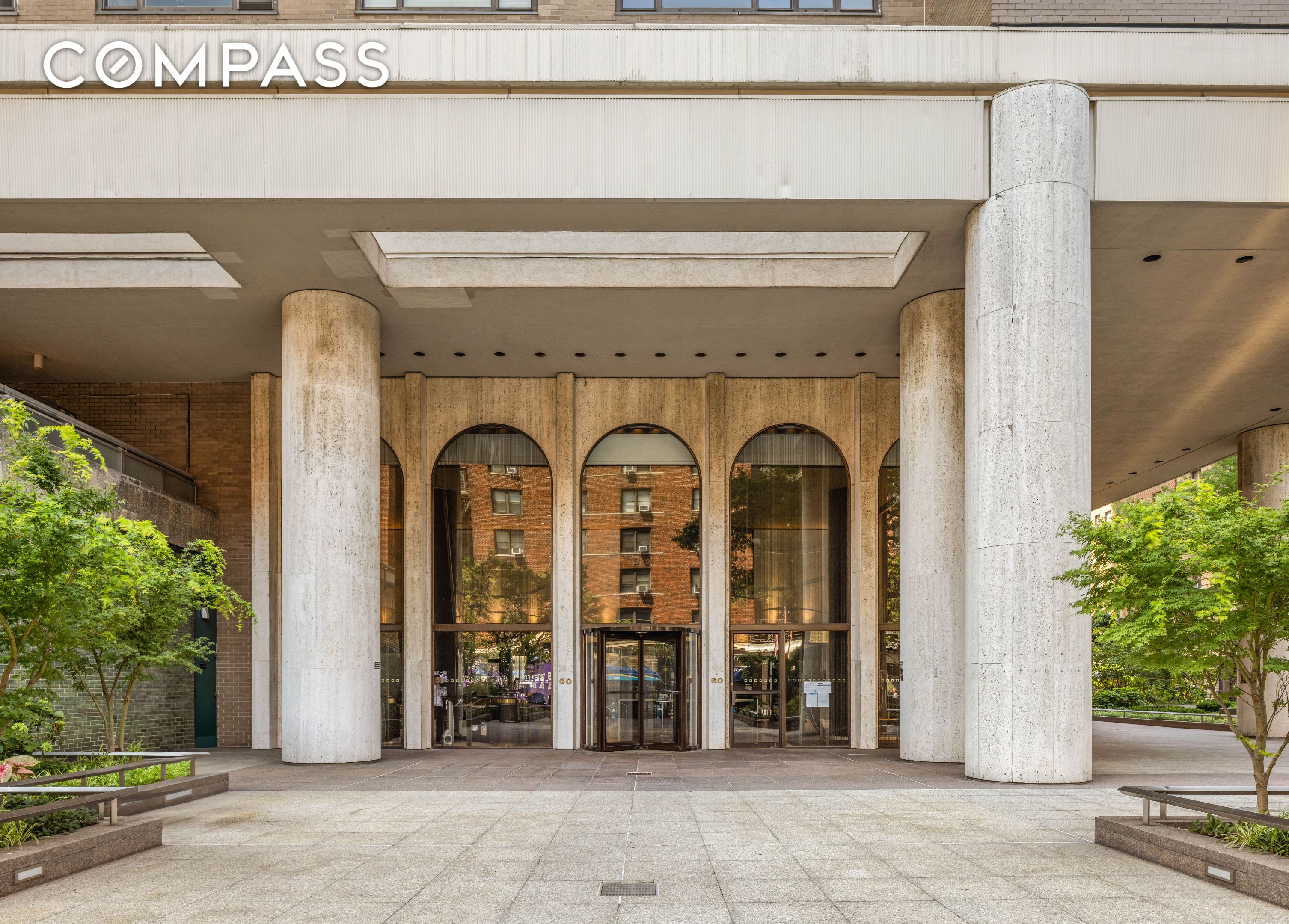 #11 photo, 60 E 8th Street, マンハッタン Greenwich Village , NY 10003