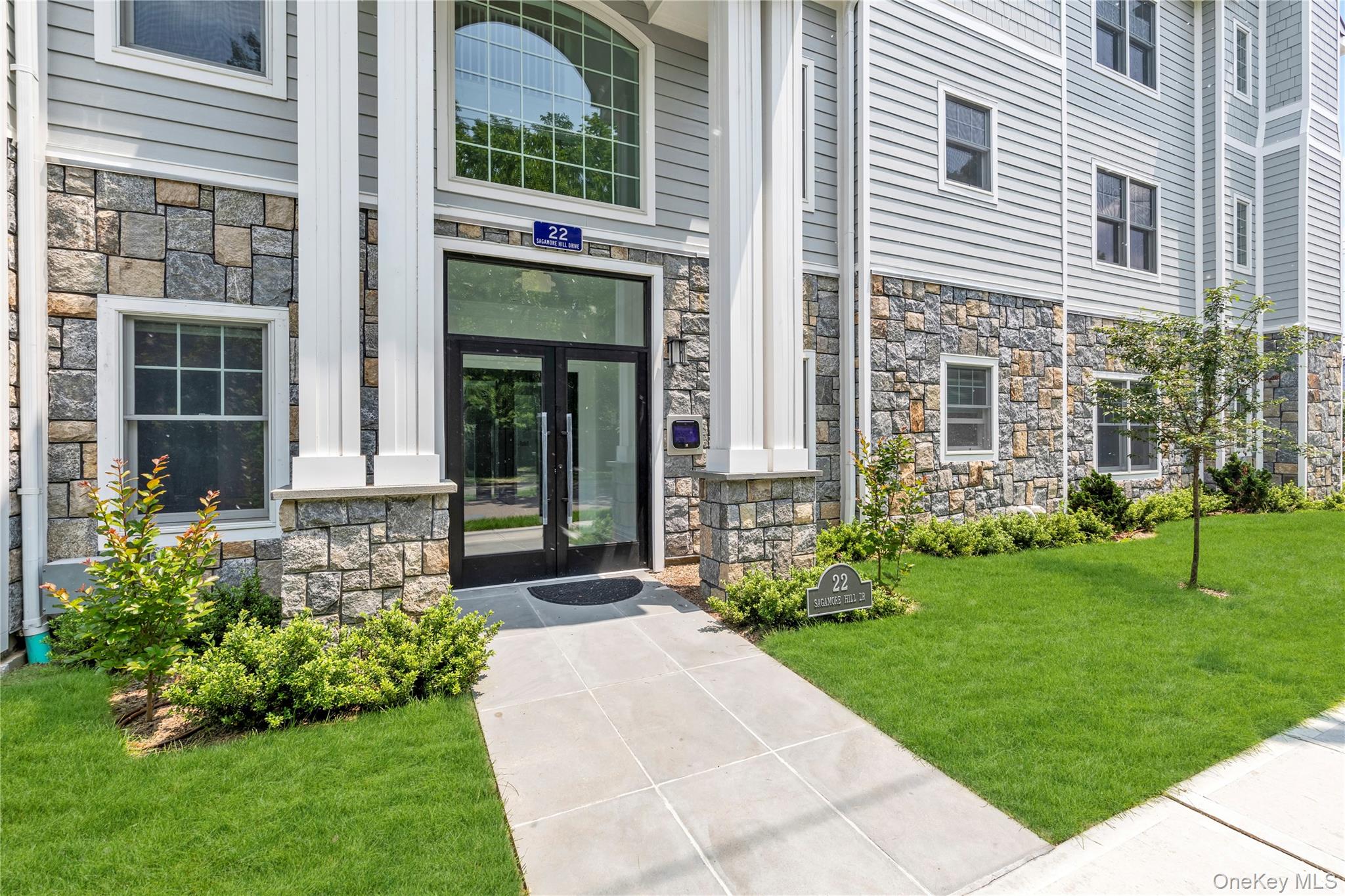 #13 photo, 20 Secatoag Ave, Port Washington , NY 11050