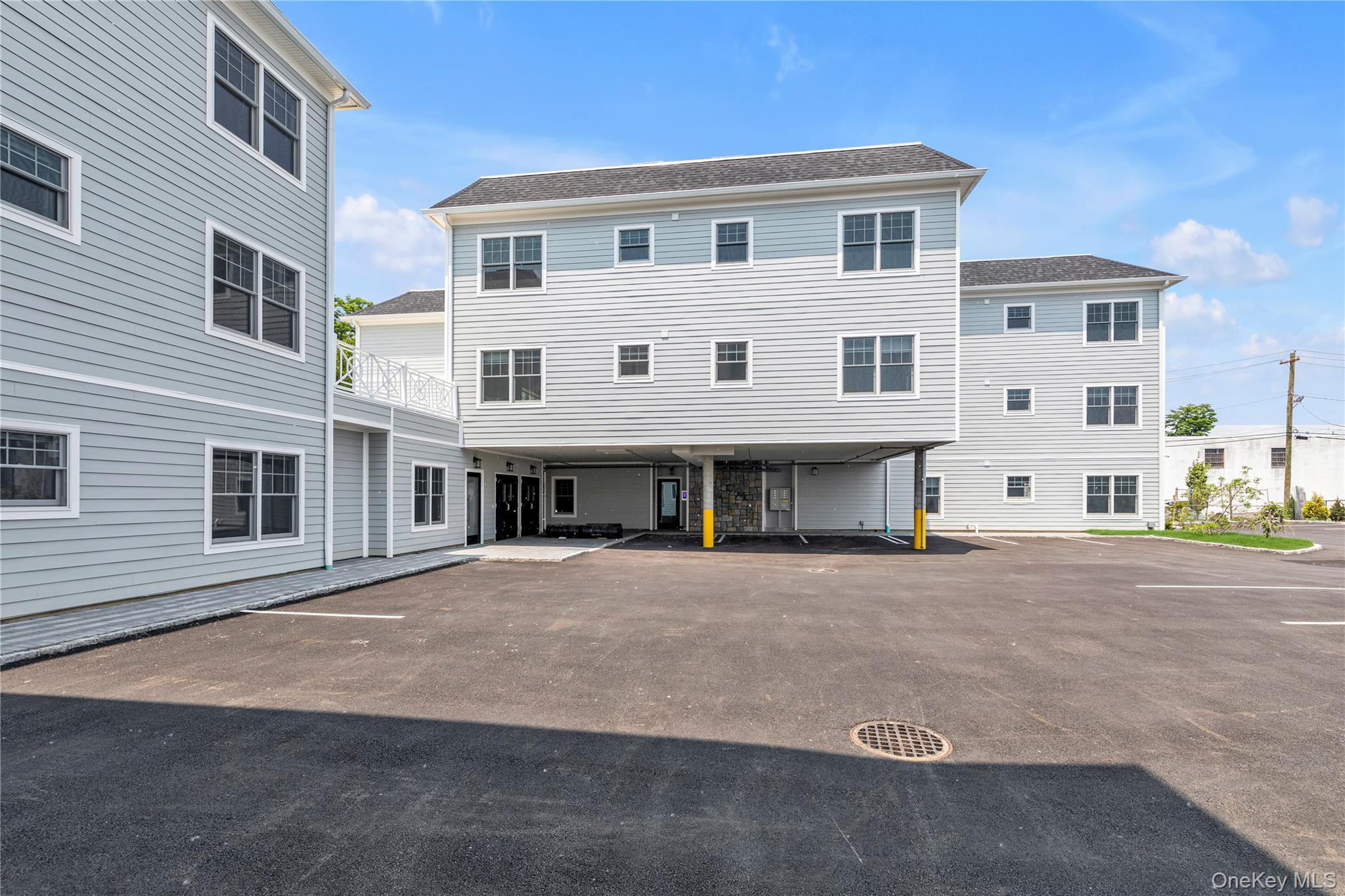 #15 photo, 20 Secatoag Ave, Port Washington , NY 11050