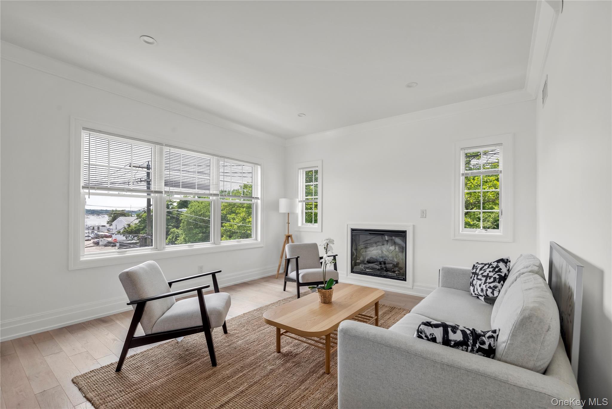 #2 photo, 20 Secatoag Ave, Port Washington , NY 11050