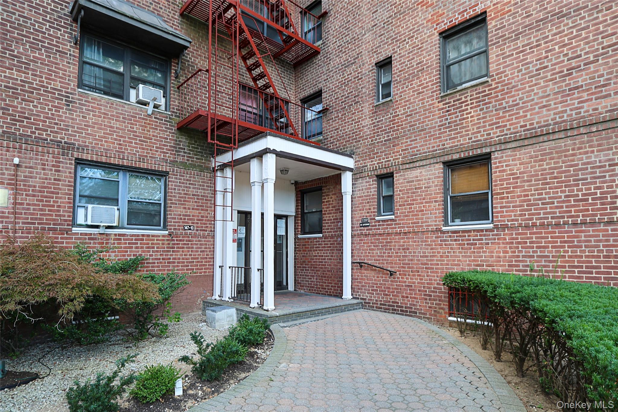 #2 photo, 147-10 84th Road, クイーンズ区 Briarwood , NY 11435