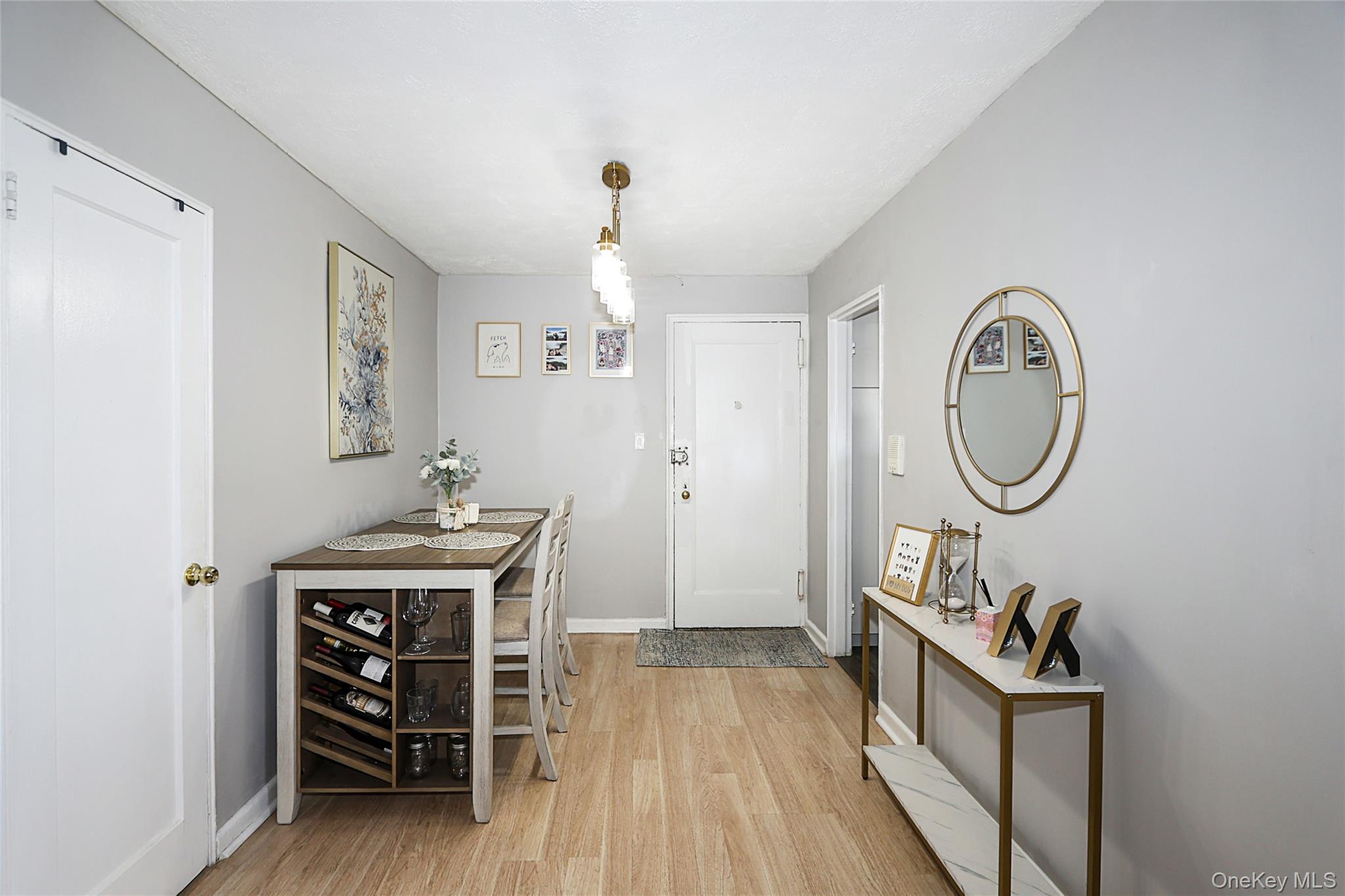 #5 photo, 147-10 84th Road, クイーンズ区 Briarwood , NY 11435