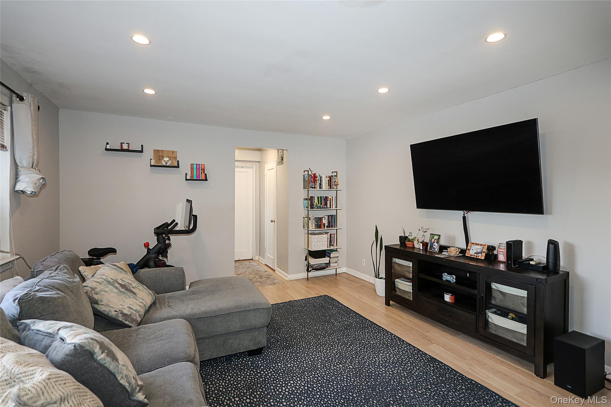 #7 photo, 147-10 84th Road, クイーンズ区 Briarwood , NY 11435