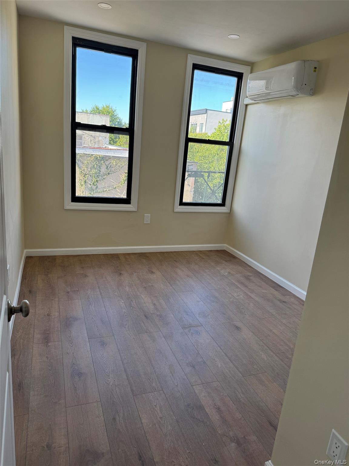 #7 photo, 224-23 57th Avenue, クイーンズ区 Oakland Gardens , NY 11364