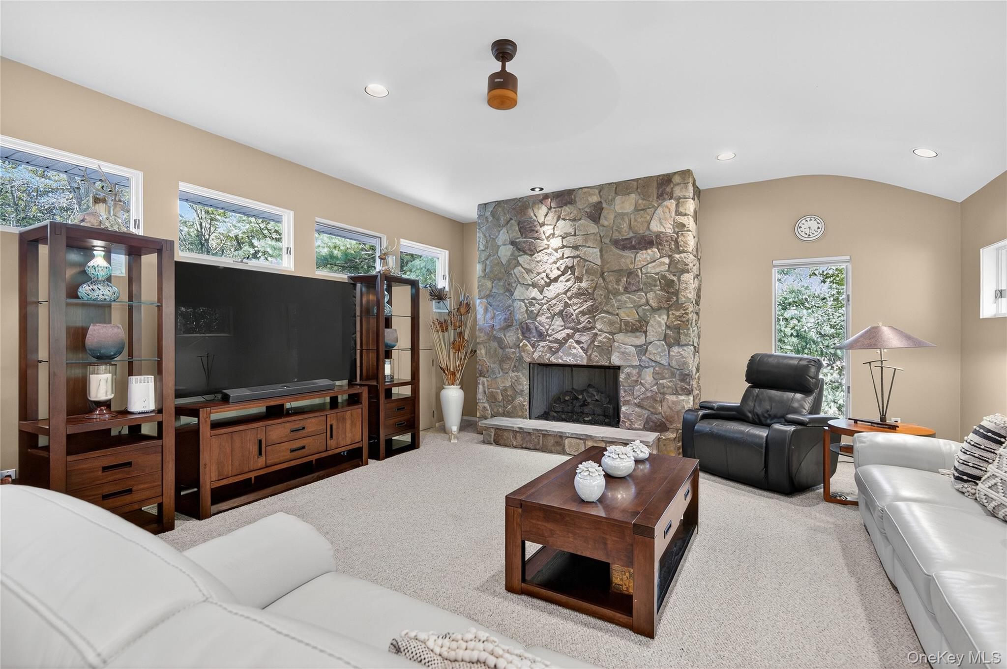 #20 photo, 18 Roundtree Drive, サフォーク郡 Melville , NY 11747