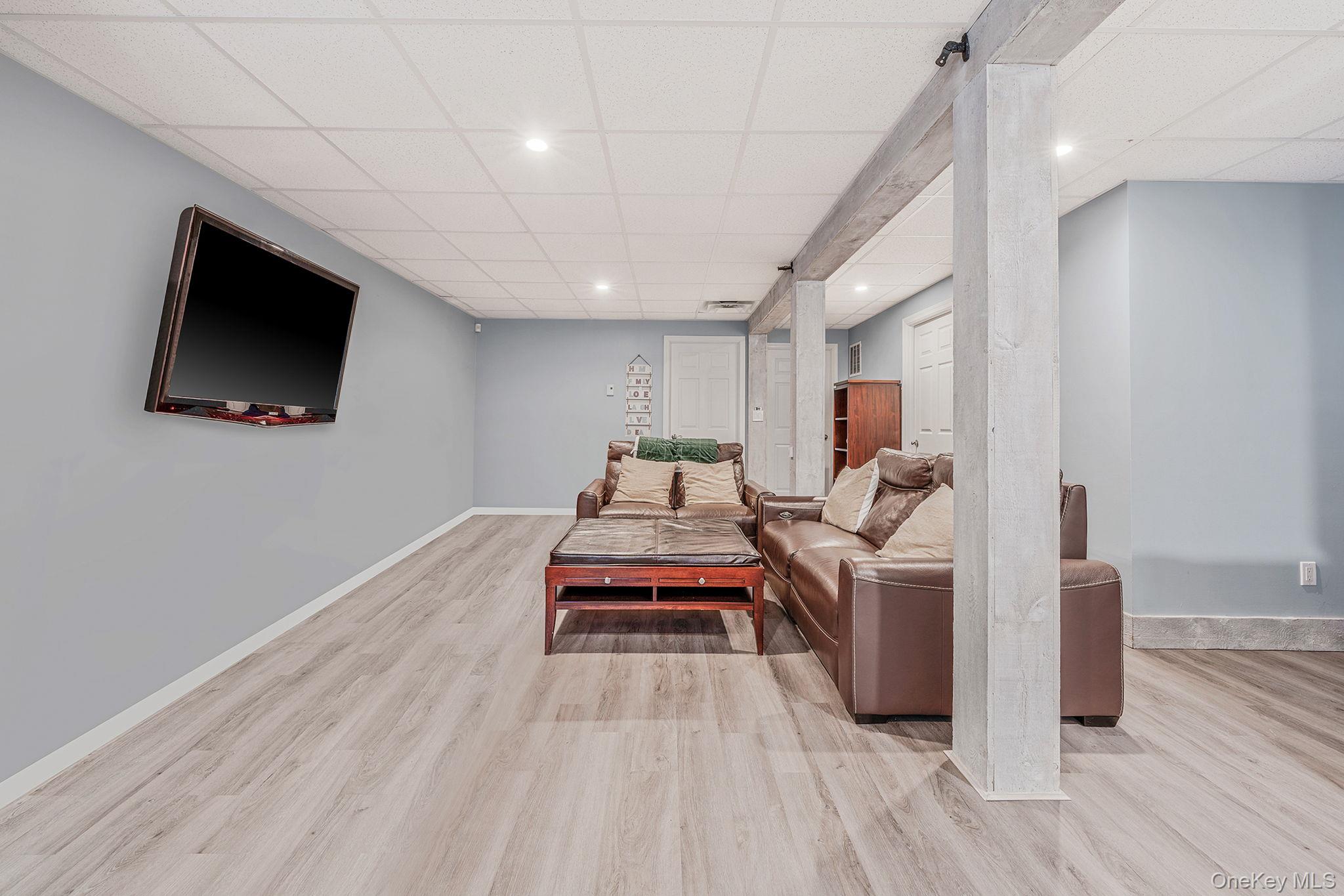 #19 photo, 3 Emily Court, サフォーク郡 Hampton Bays , NY 11946