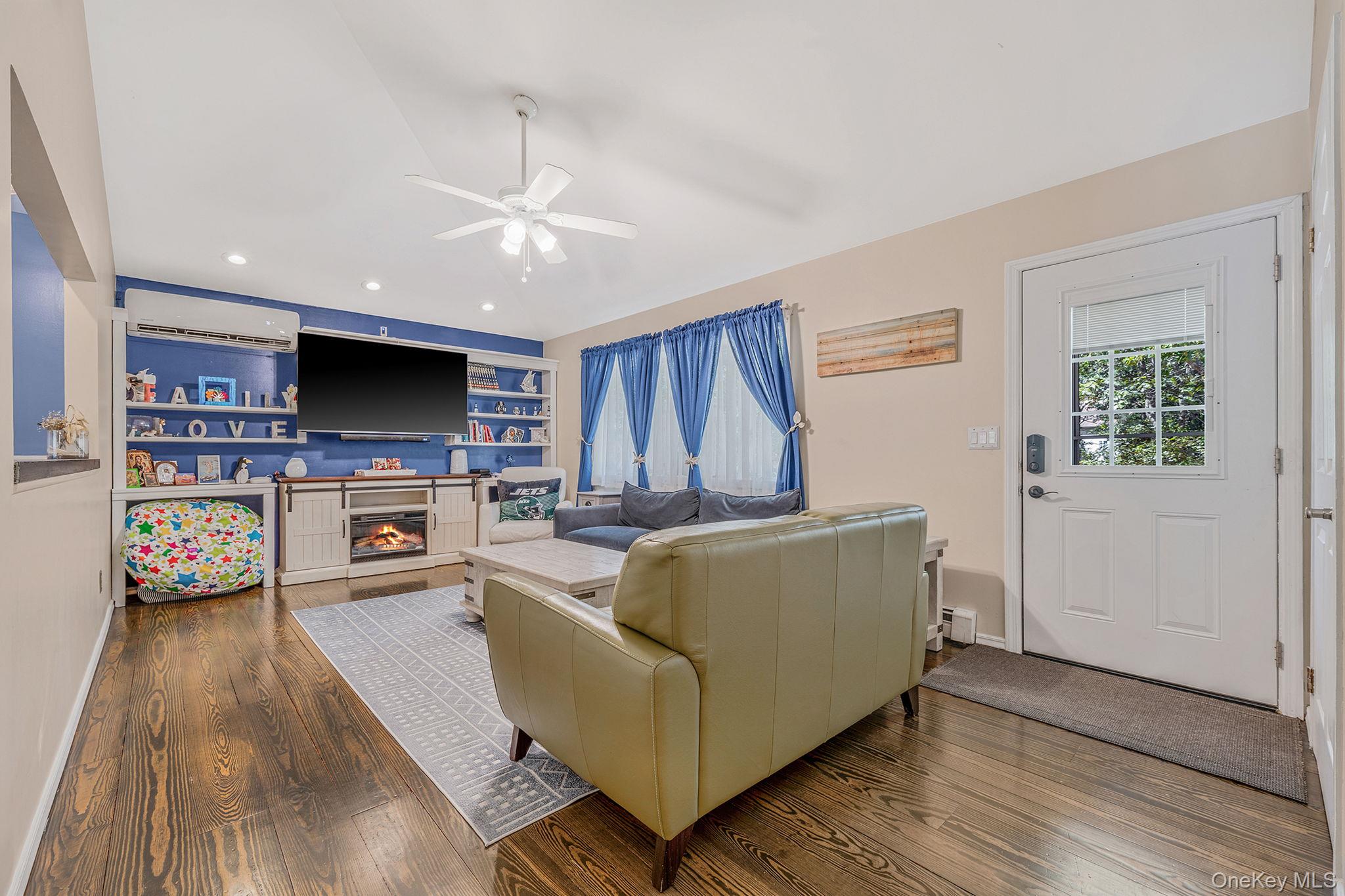 #4 photo, 3 Emily Court, サフォーク郡 Hampton Bays , NY 11946