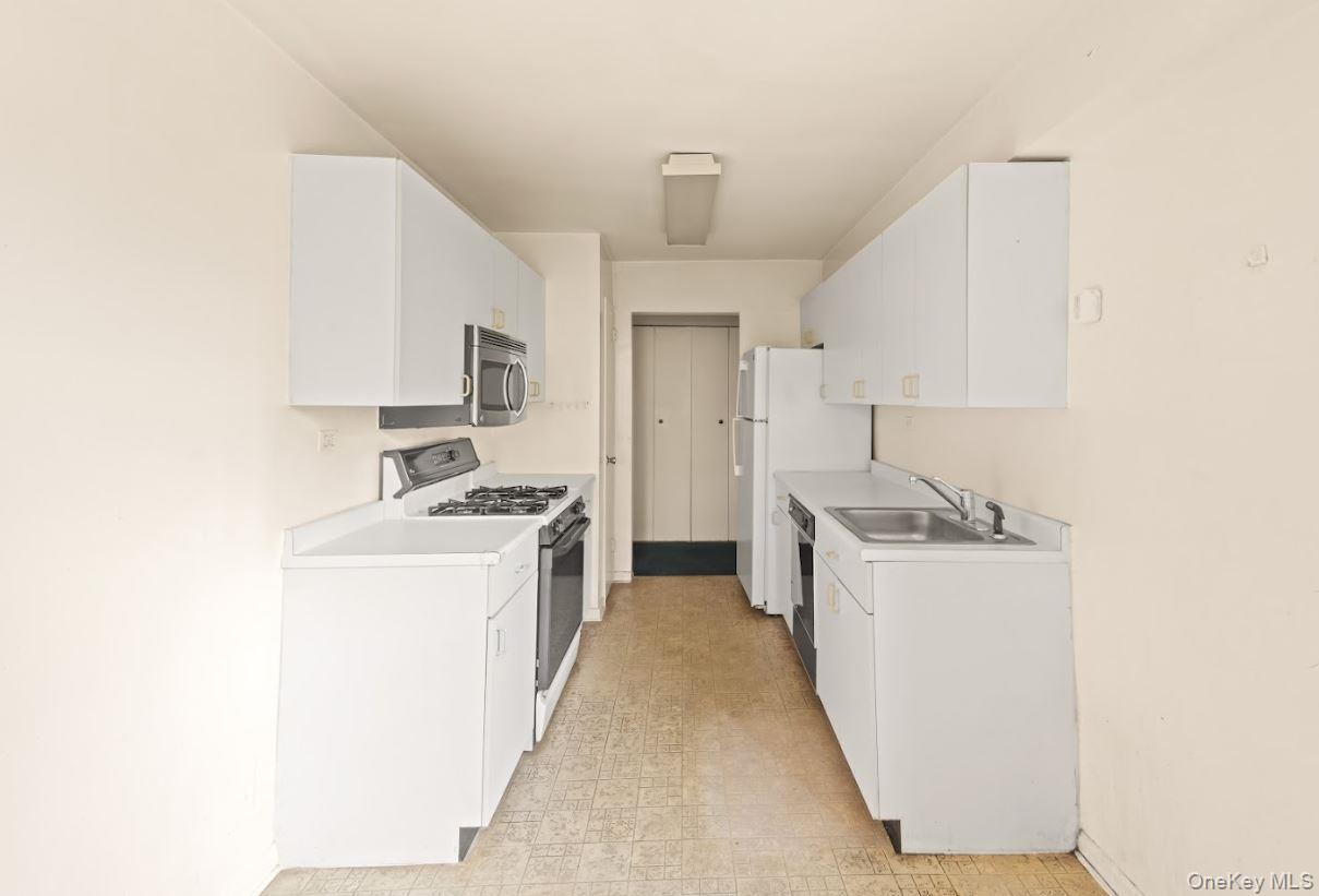 #8 photo, 18-75 Corporal Kennedy Street, クイーンズ区 Bayside , NY 11360