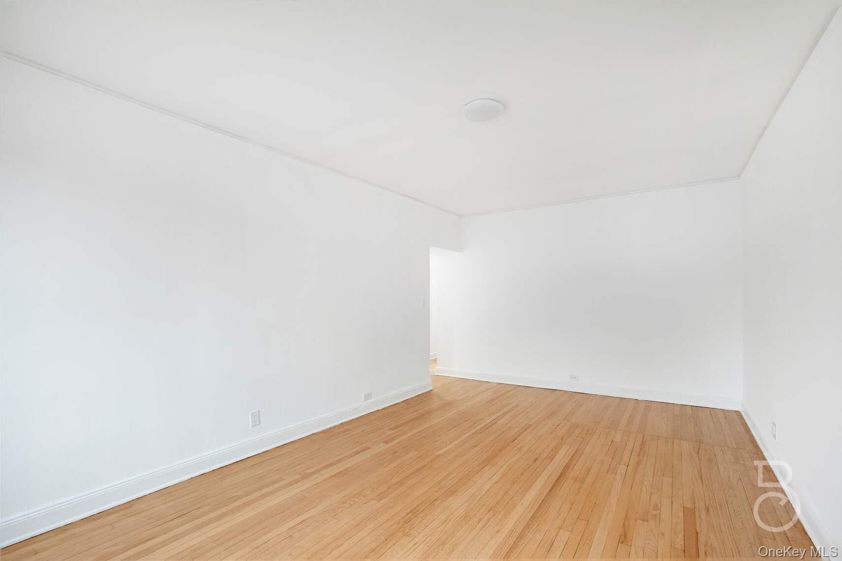 #12 photo, 34-20 79th Street, クイーンズ区 Jackson Heights , NY 11372