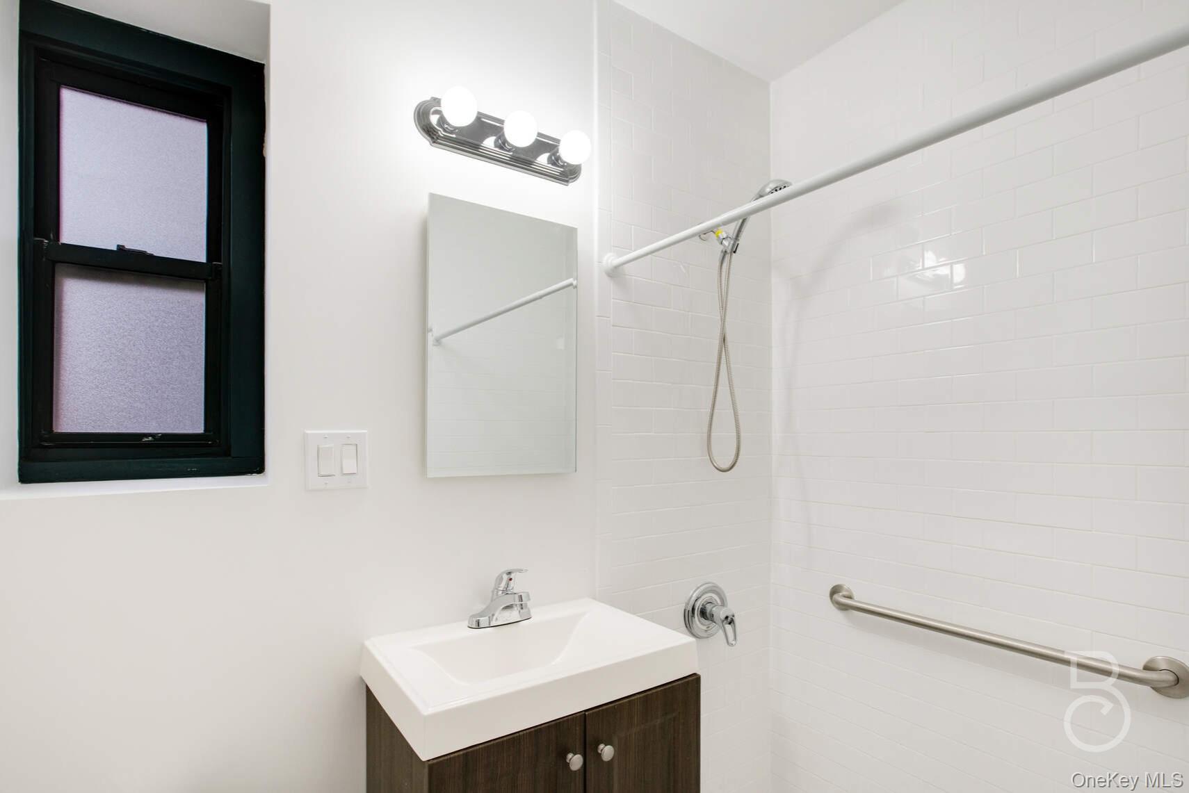 #5 photo, 34-20 79th Street, クイーンズ区 Jackson Heights , NY 11372