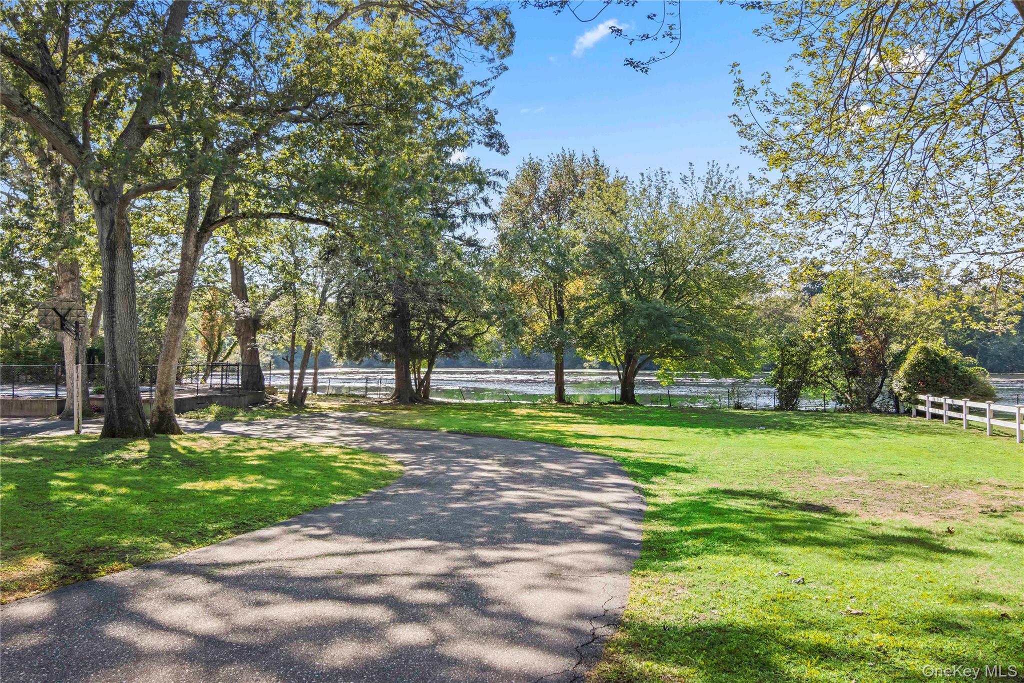 #6 photo, 108 Shore Road, サフォーク郡 Patchogue , NY 11772