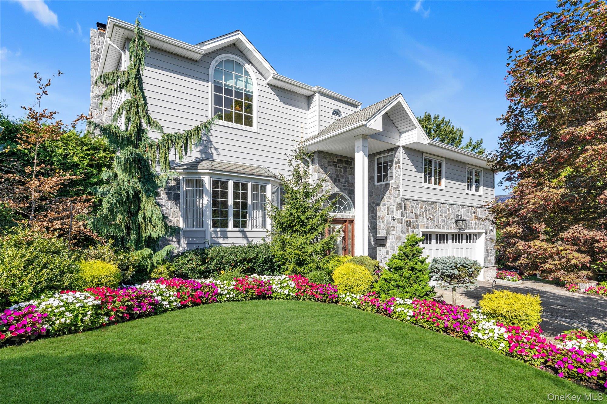 #1 photo, 639 Boelsen Drive, ナッソー郡 Westbury , NY 11590