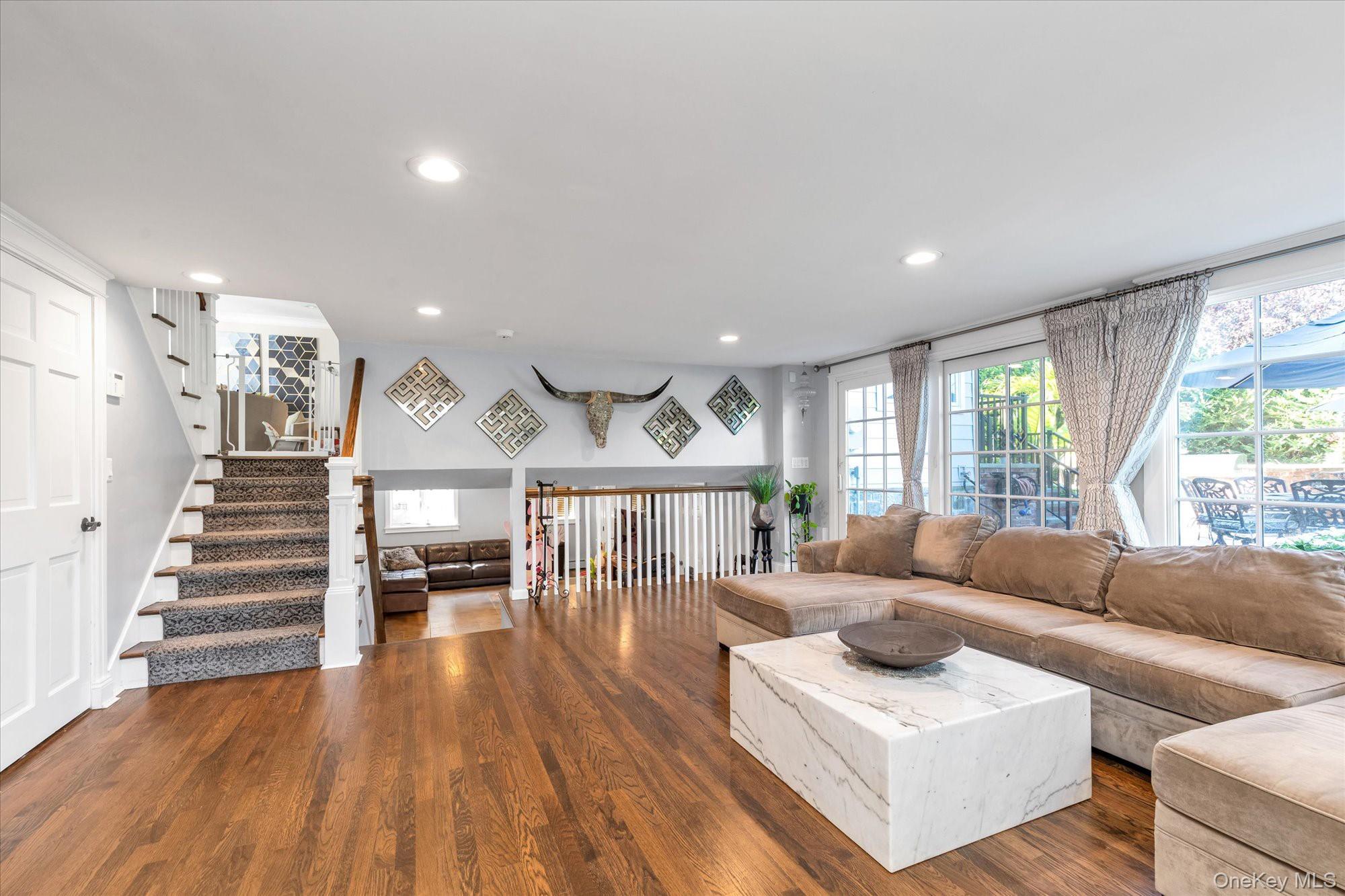 #12 photo, 639 Boelsen Drive, ナッソー郡 Westbury , NY 11590