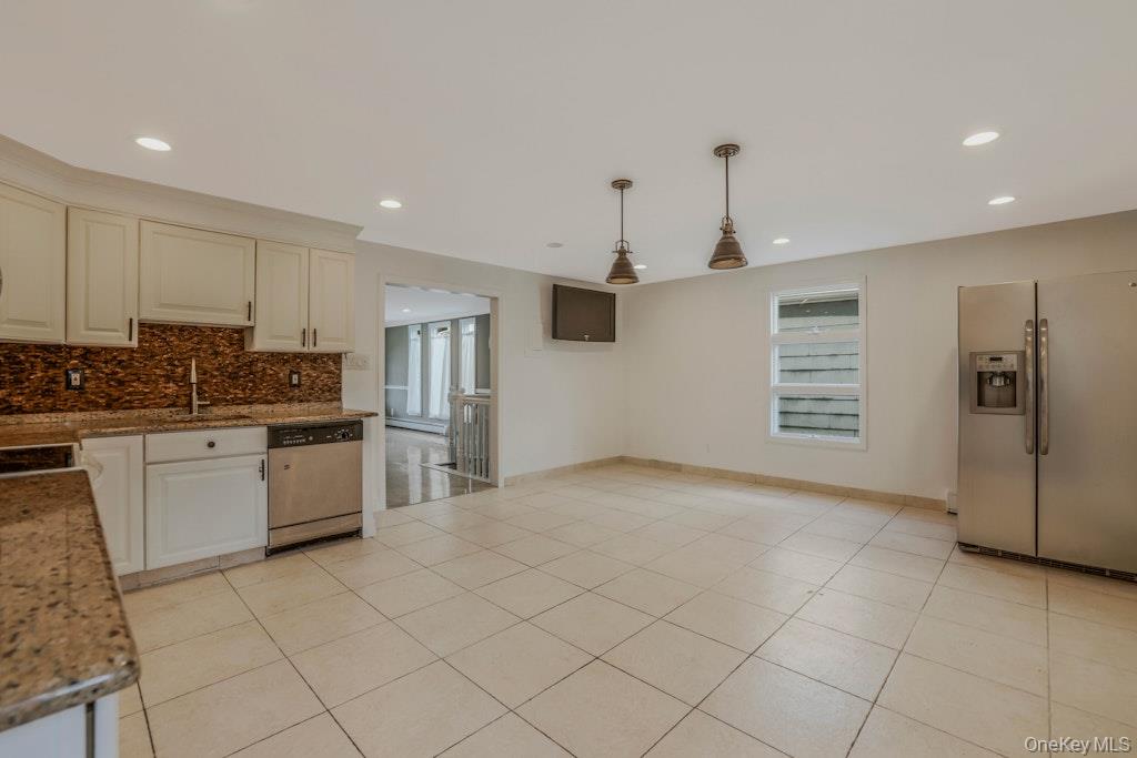 #10 photo, 225 Rushmore Avenue, Carle Place , NY 11514