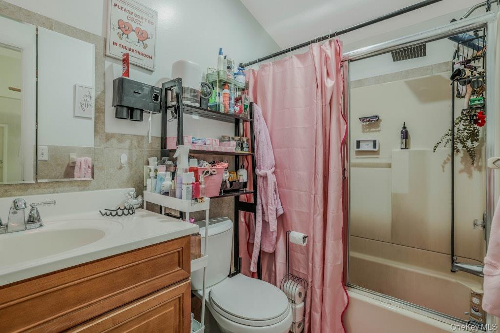 #15 photo, 225 Rushmore Avenue, Carle Place , NY 11514