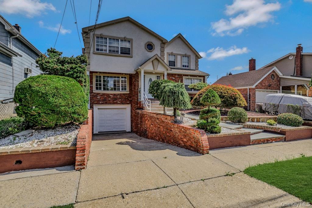 #2 photo, 225 Rushmore Avenue, Carle Place , NY 11514