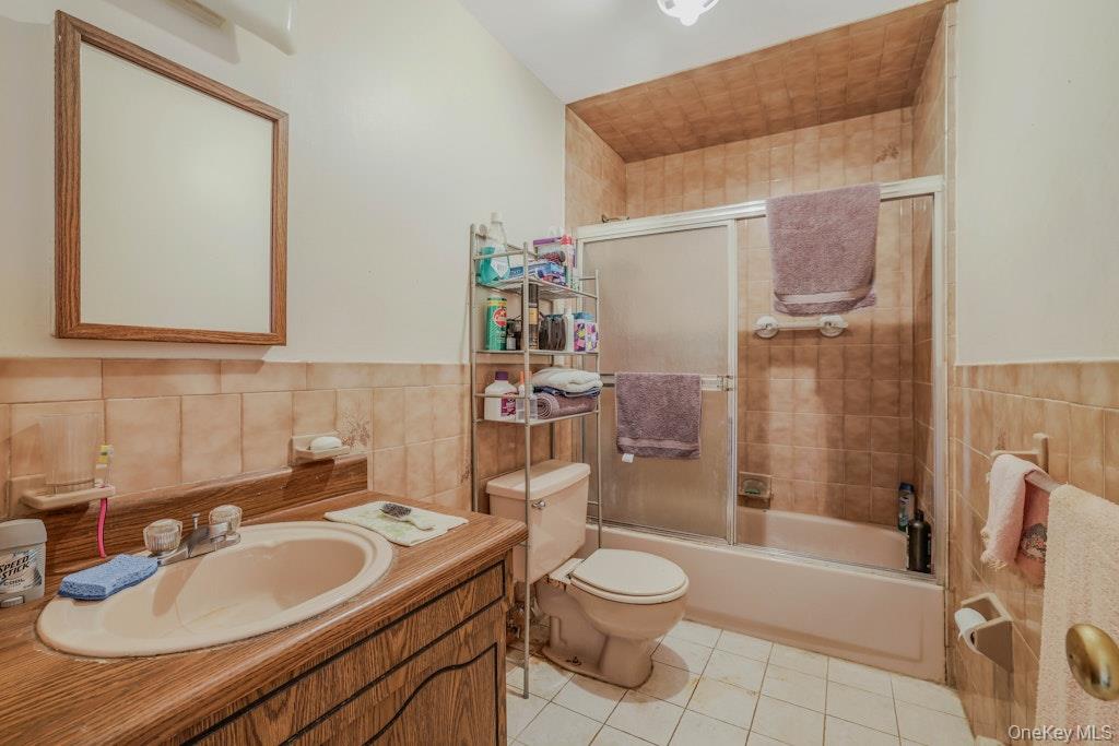 #20 photo, 225 Rushmore Avenue, Carle Place , NY 11514