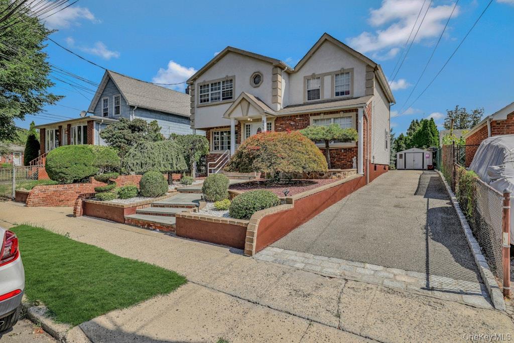 #3 photo, 225 Rushmore Avenue, Carle Place , NY 11514