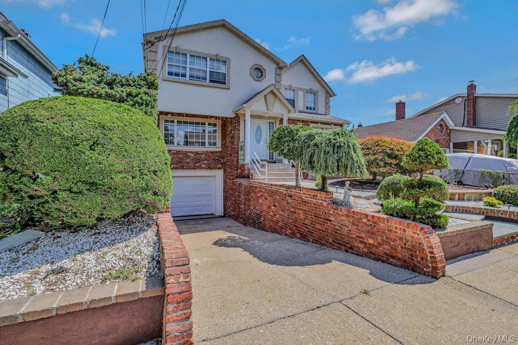 #5 photo, 225 Rushmore Avenue, Carle Place , NY 11514