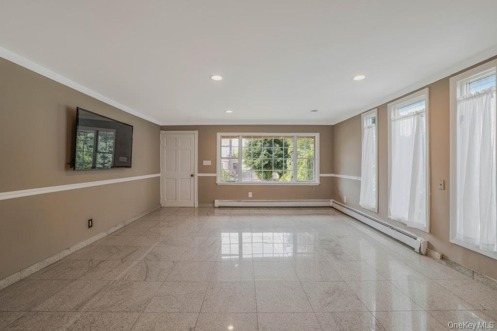 #8 photo, 225 Rushmore Avenue, Carle Place , NY 11514