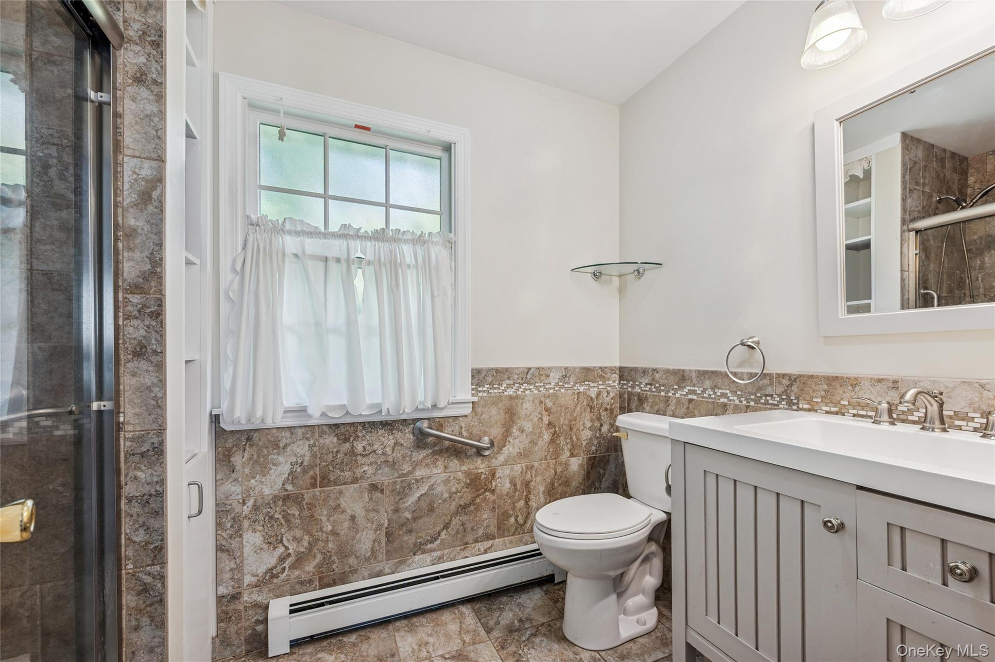 #14 photo, 18 Shirley Street, サフォーク郡 Center Moriches , NY 11934