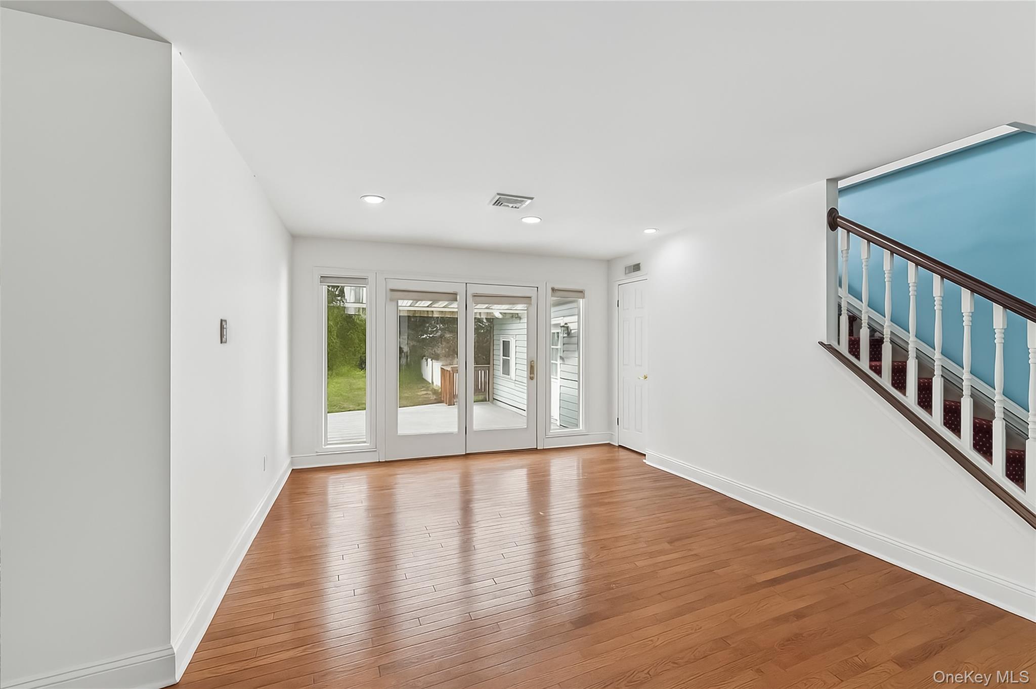 #2 photo, 18 Shirley Street, サフォーク郡 Center Moriches , NY 11934