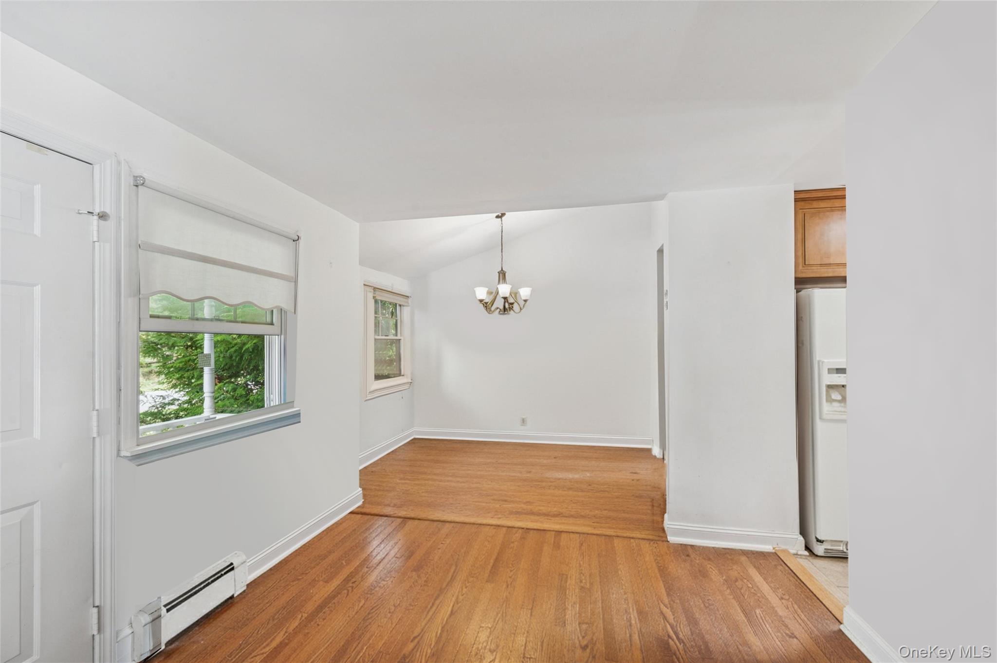 #4 photo, 18 Shirley Street, サフォーク郡 Center Moriches , NY 11934