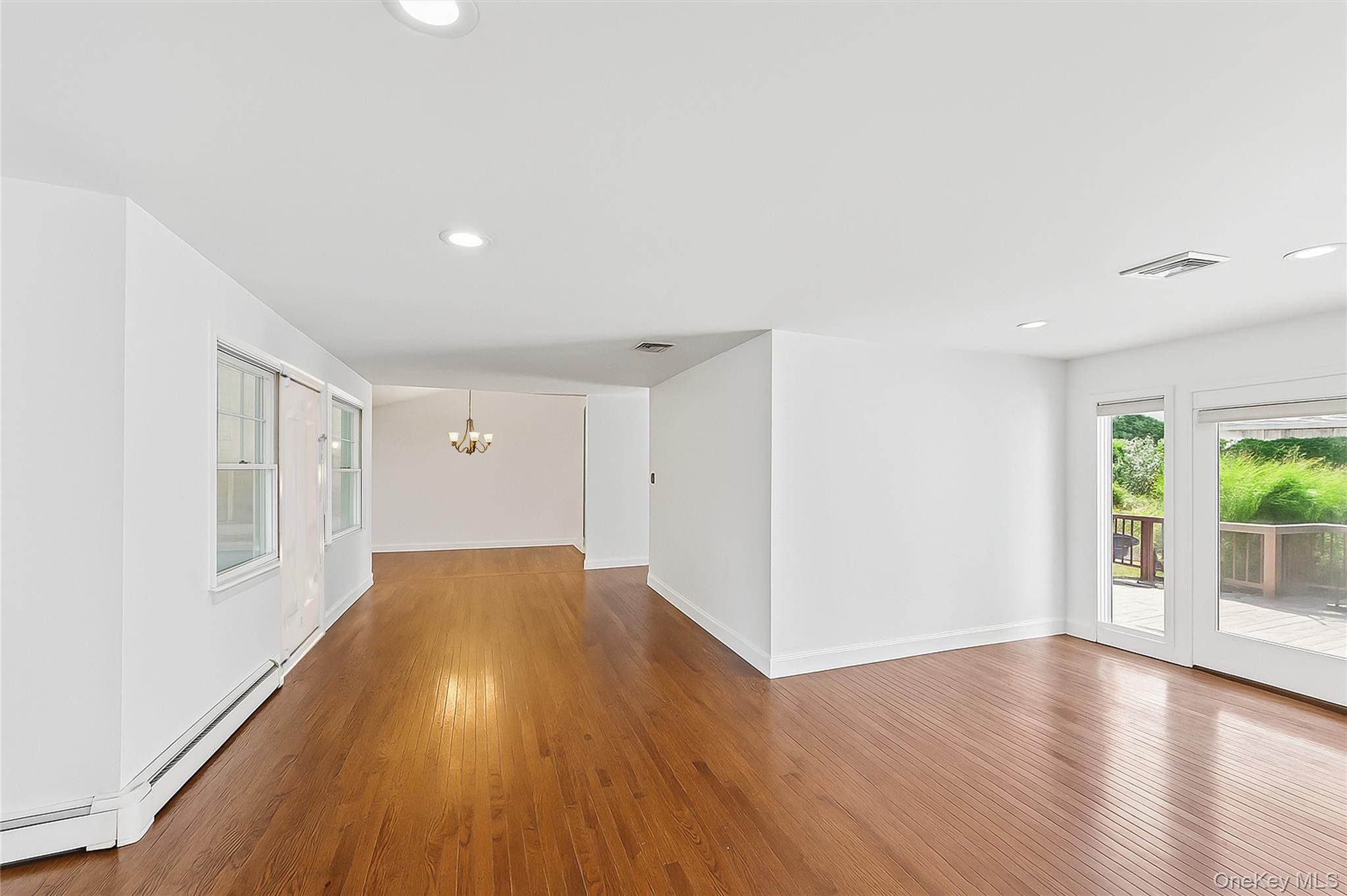 #6 photo, 18 Shirley Street, サフォーク郡 Center Moriches , NY 11934