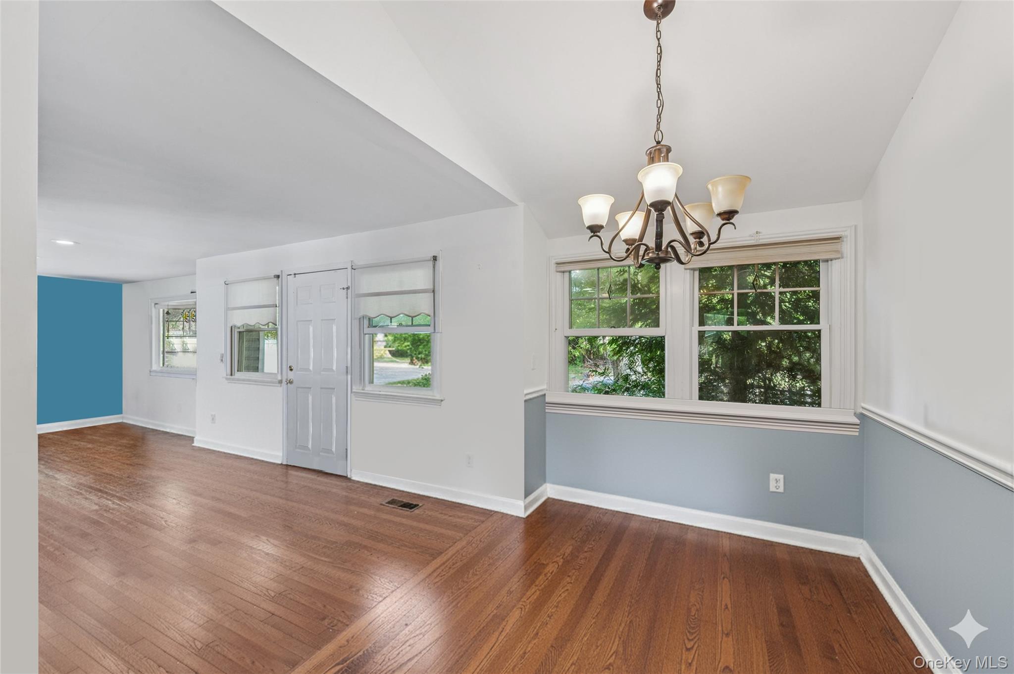 #7 photo, 18 Shirley Street, サフォーク郡 Center Moriches , NY 11934