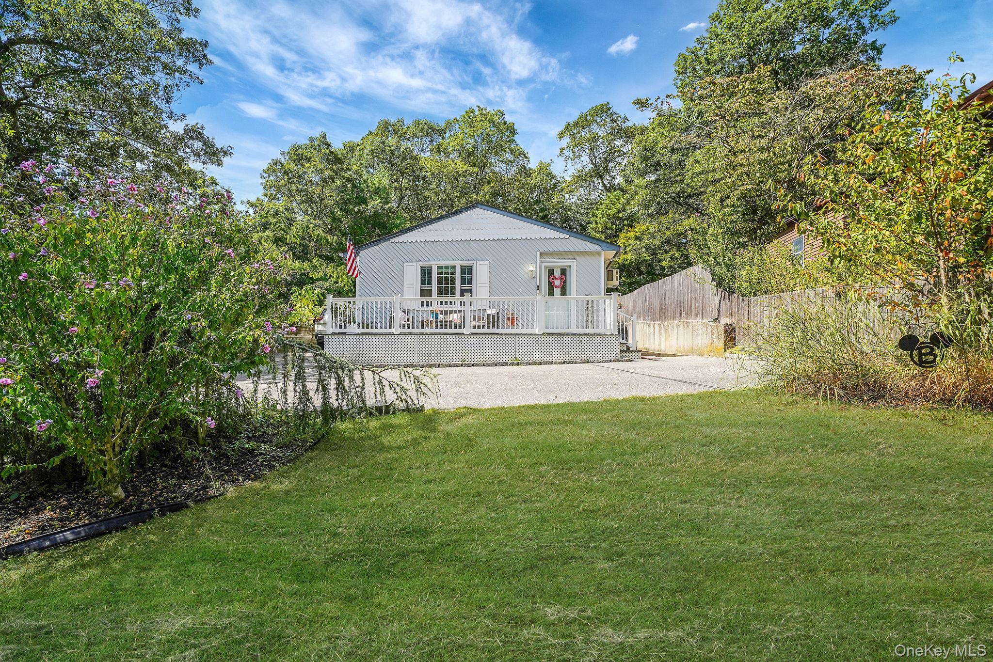 #1 photo, 8 Glenwood Place, Farmingville , NY 11738