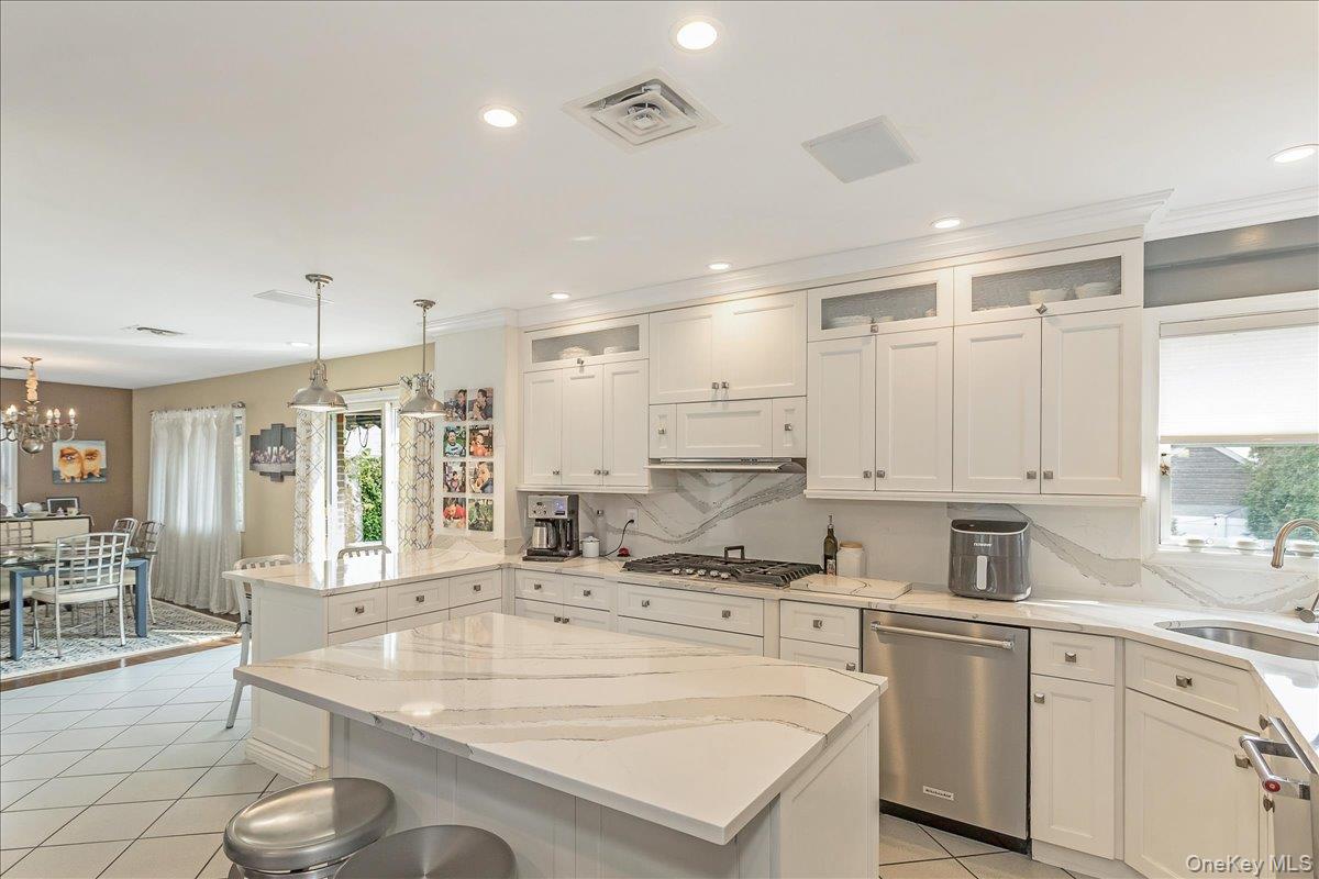 #10 photo, 922 N 1st Street, ナッソー郡 New Hyde Park , NY 11040