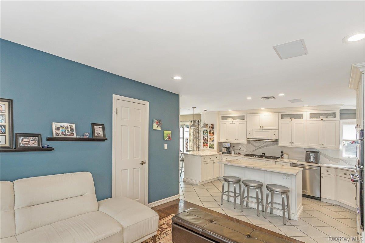 #13 photo, 922 N 1st Street, ナッソー郡 New Hyde Park , NY 11040