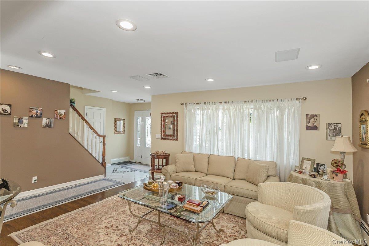 #6 photo, 922 N 1st Street, ナッソー郡 New Hyde Park , NY 11040