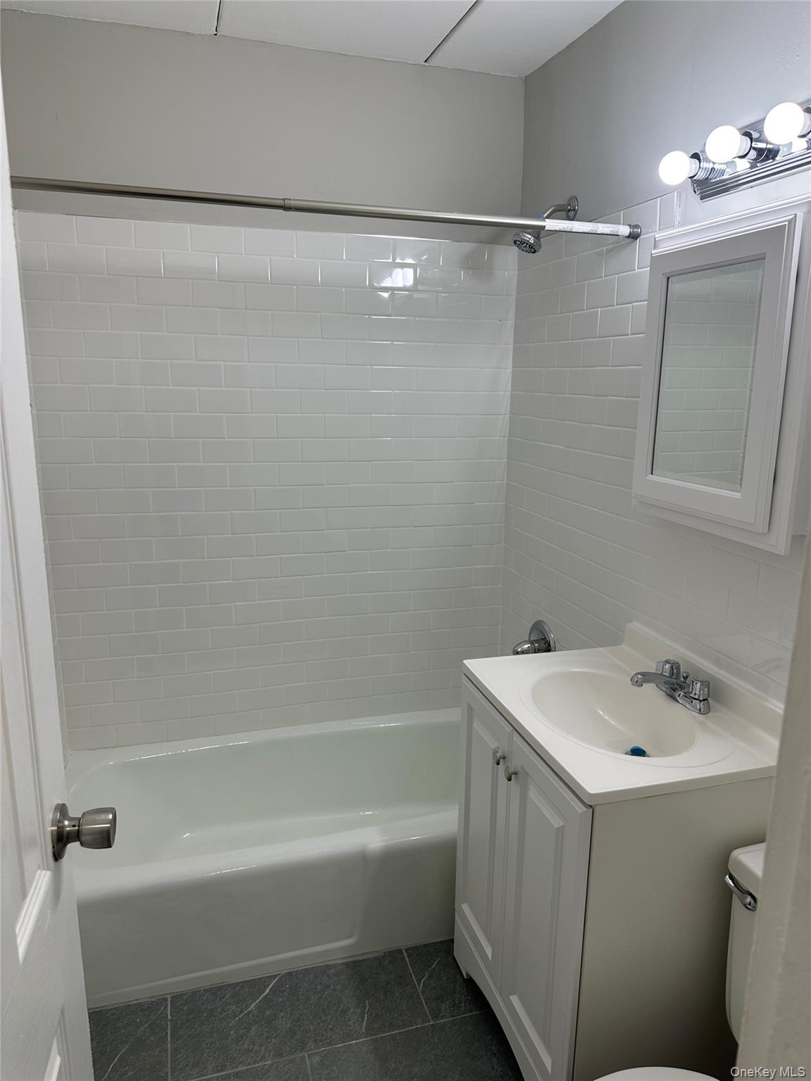 #6 photo, 2035 Central Park Avenue, Yonkers , NY 10710