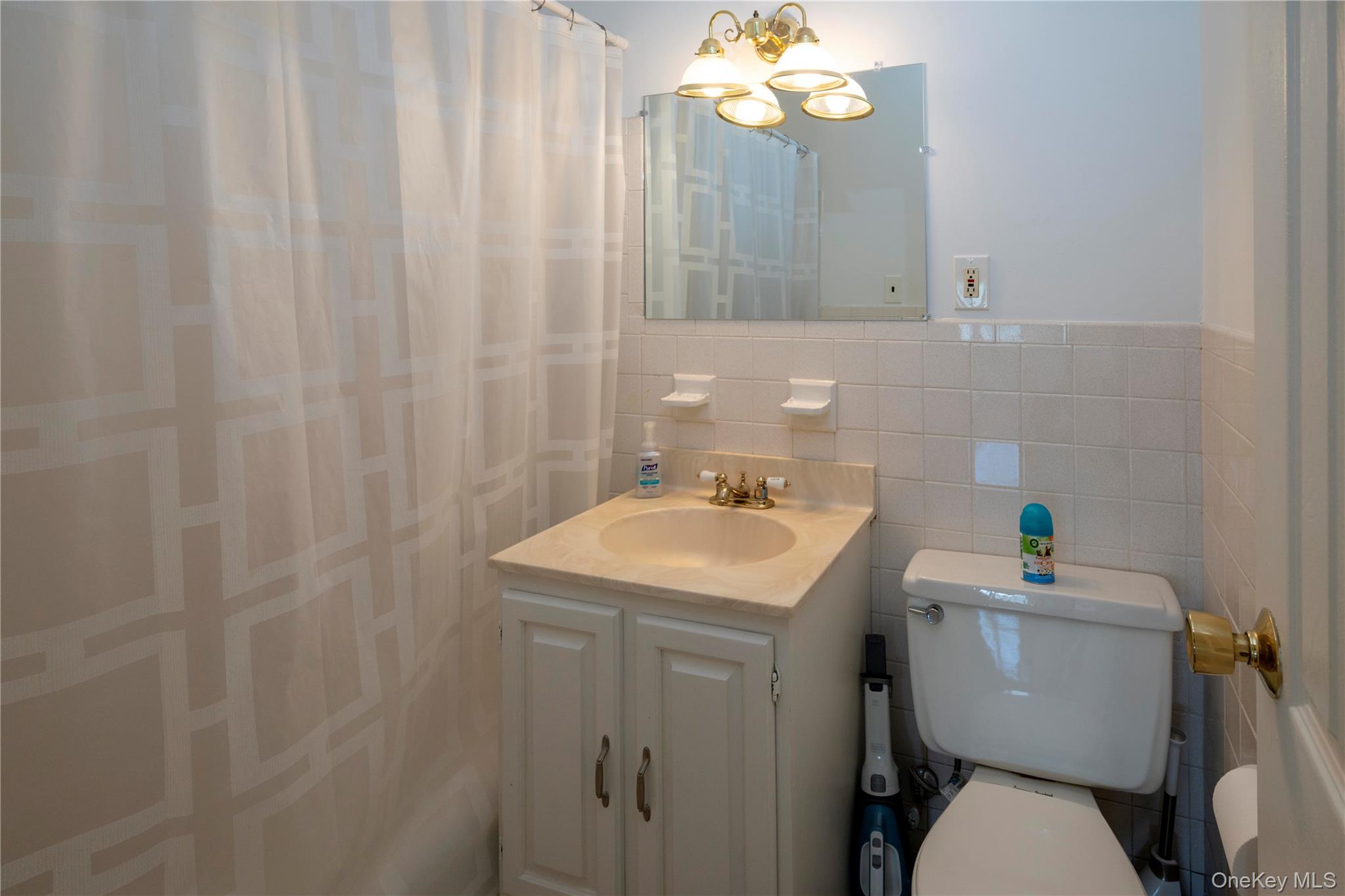 #14 photo, 200 Diplomat Drive, Mount Kisco , NY 10549