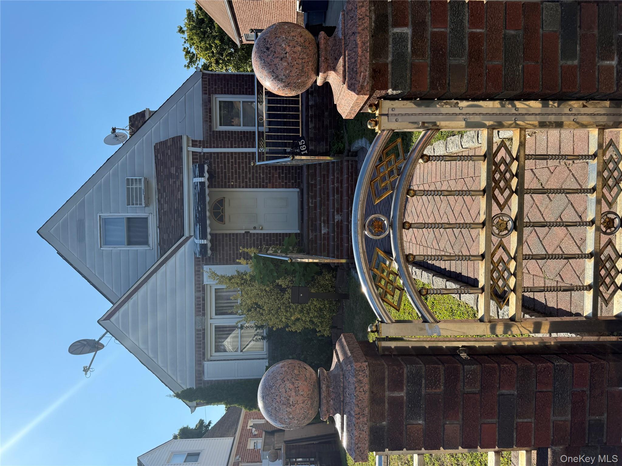 #1 photo, 165 Heathcote Road, 長島 Elmont , NY 11003