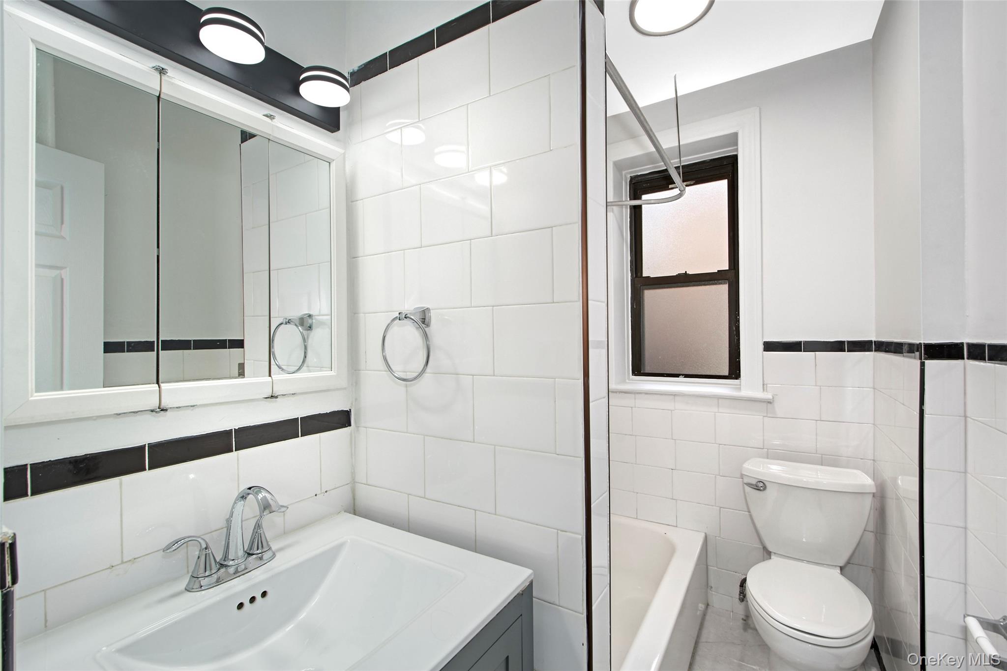 #11 photo, 312 Main Street, White Plains , NY 10601