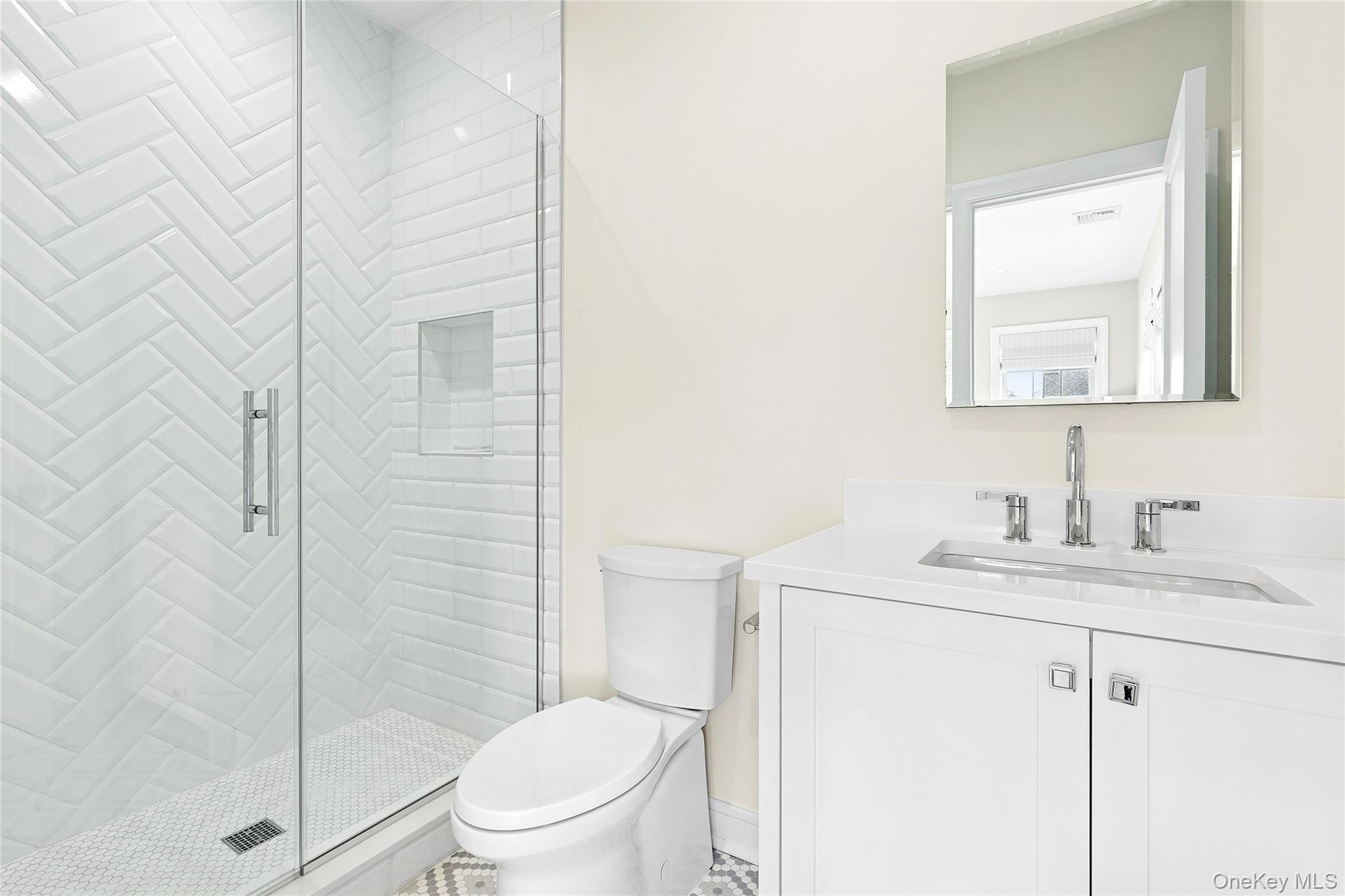 #19 photo, 165 Oneck Lane, Westhampton Beach , NY 11978