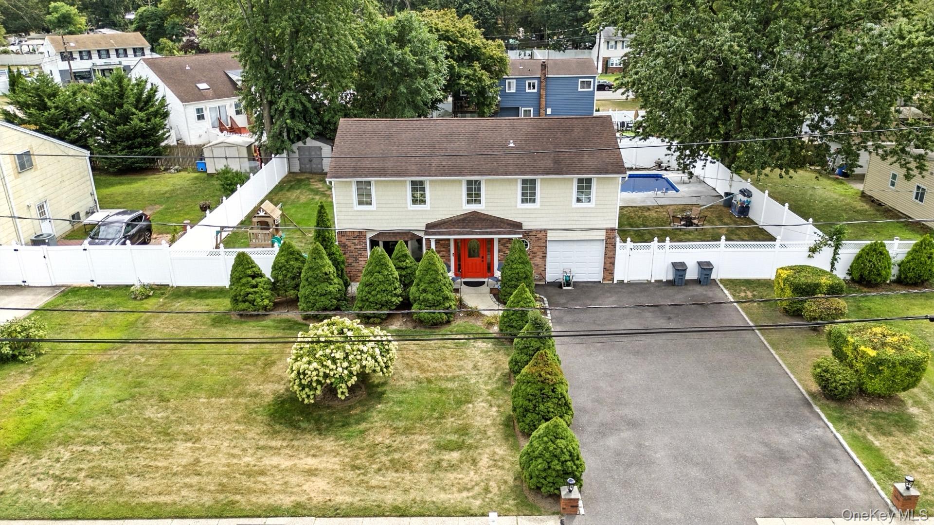 #1 photo, 86 Riddle Street, サフォーク郡 Brentwood , NY 11717