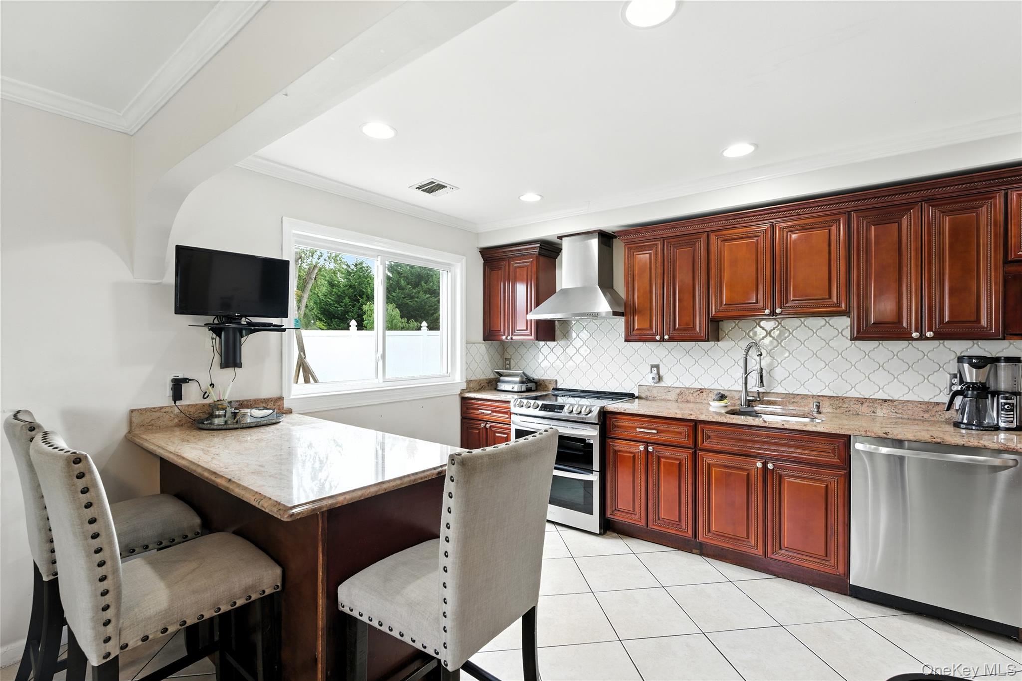 #13 photo, 86 Riddle Street, サフォーク郡 Brentwood , NY 11717