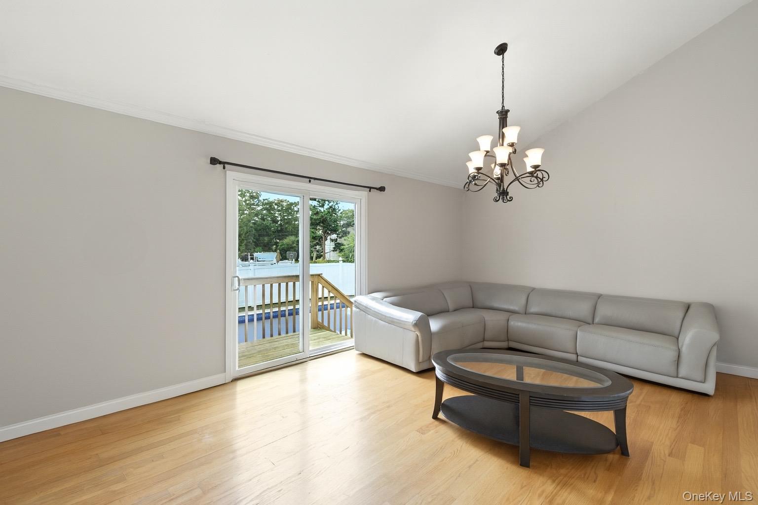 #19 photo, 86 Riddle Street, サフォーク郡 Brentwood , NY 11717