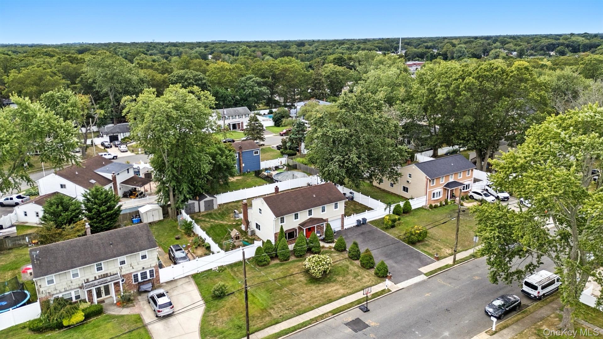 #2 photo, 86 Riddle Street, サフォーク郡 Brentwood , NY 11717