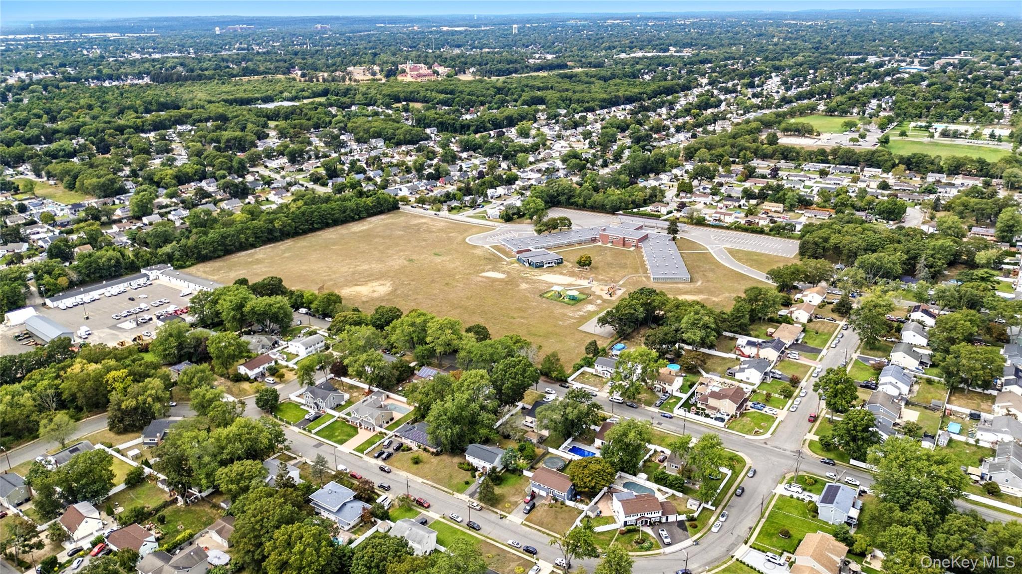 #6 photo, 86 Riddle Street, サフォーク郡 Brentwood , NY 11717