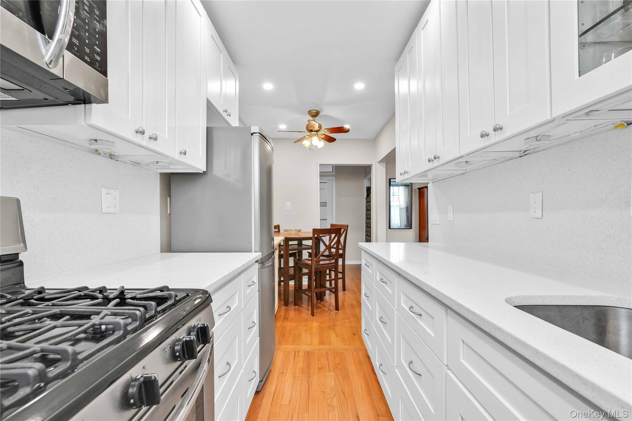 #12 photo, 70-47A Park Drive, クイーンズ区 Kew Garden Hills , NY 11367